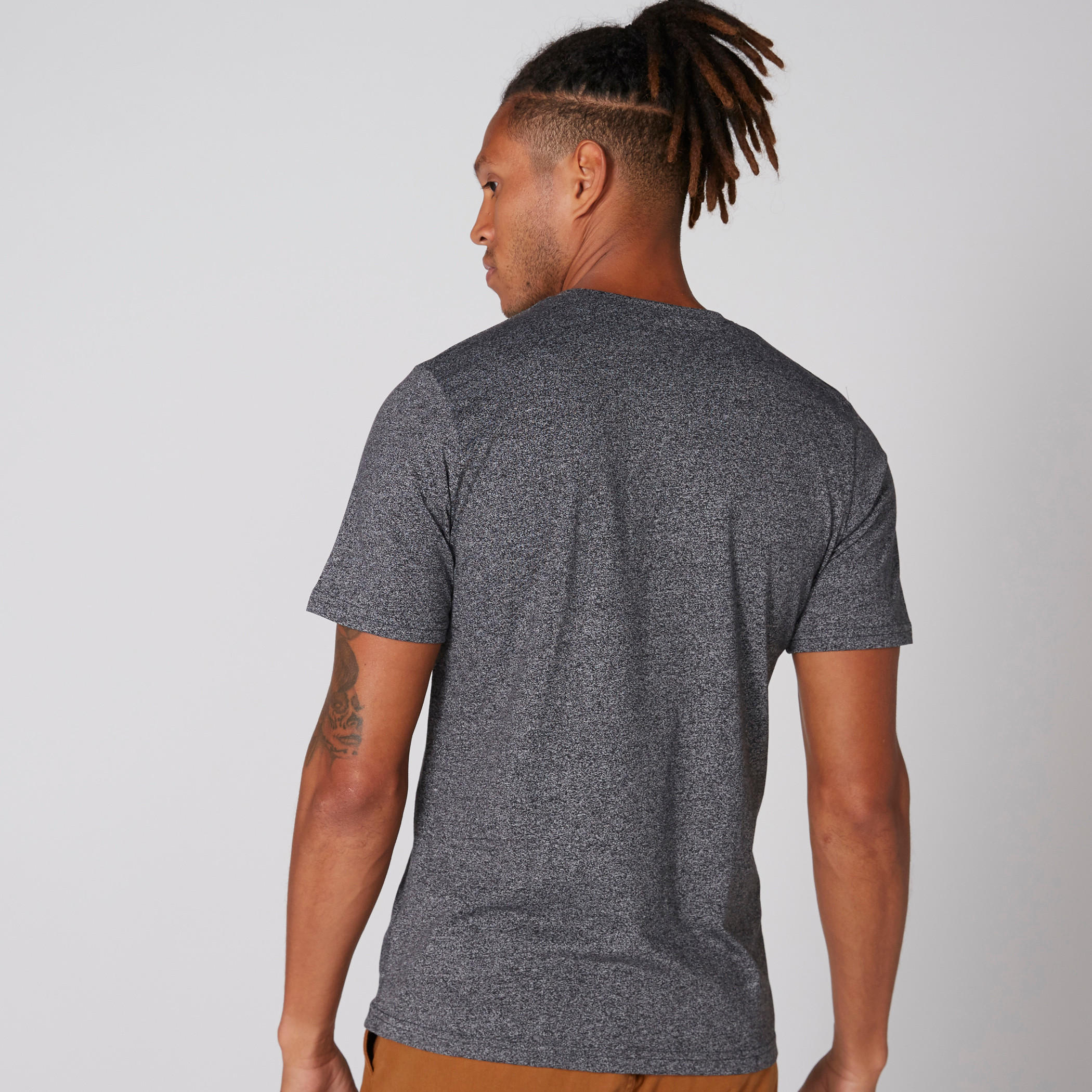 تيشيرت بياقة ضيّقة وأكمام قصيرة وطبعات سمايلي وورلد-men-clothing-tshirtsandpolos-tshirts-image-2