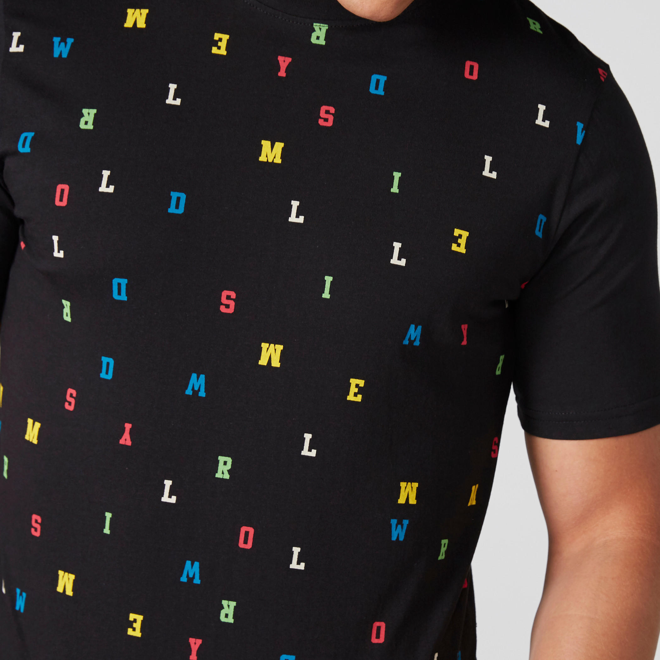 تيشيرت بياقة ضيّقة وأكمام قصيرة وطبعات سمايلي وورلد-men-clothing-tshirtsandpolos-tshirts-image-4