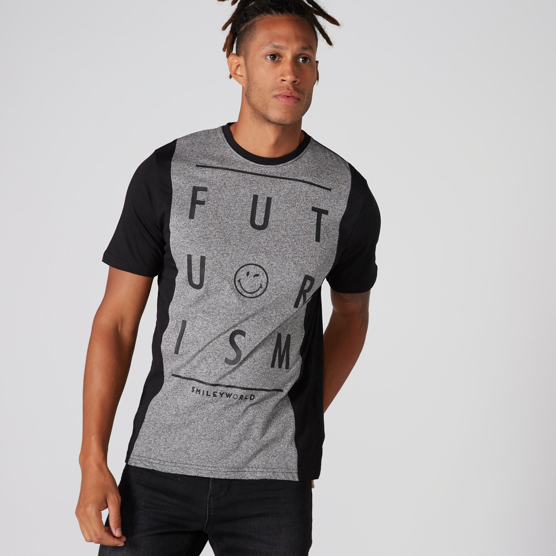 تيشيرت بياقة ضيّقة وأكمام قصيرة وطبعات سمايلي وورلد-men-clothing-tshirtsandpolos-tshirts-image-3