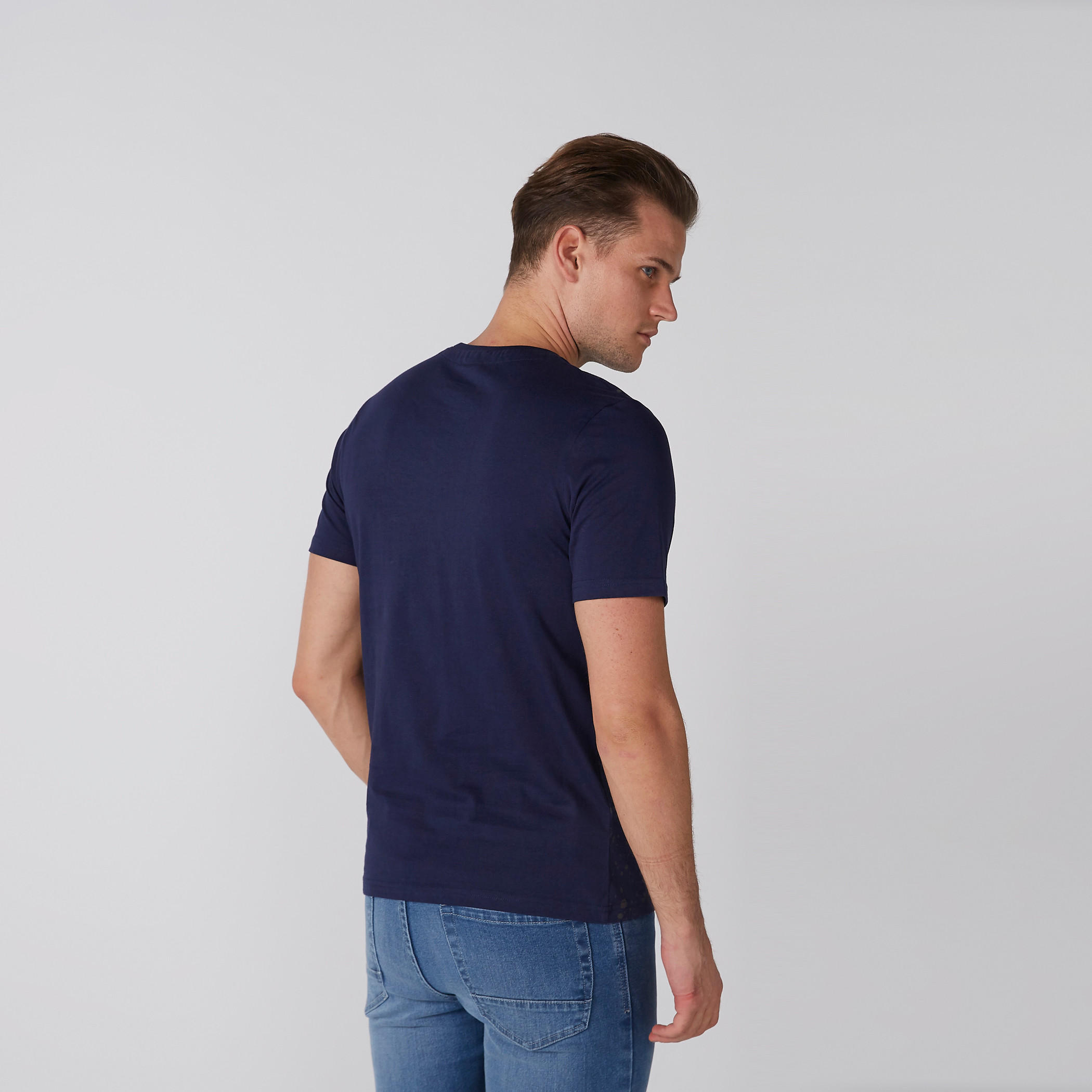 تيشيرت بياقة ضيّقة وأكمام قصيرة وطبعات سمايلي وورلد-men-clothing-tshirtsandpolos-tshirts-image-3
