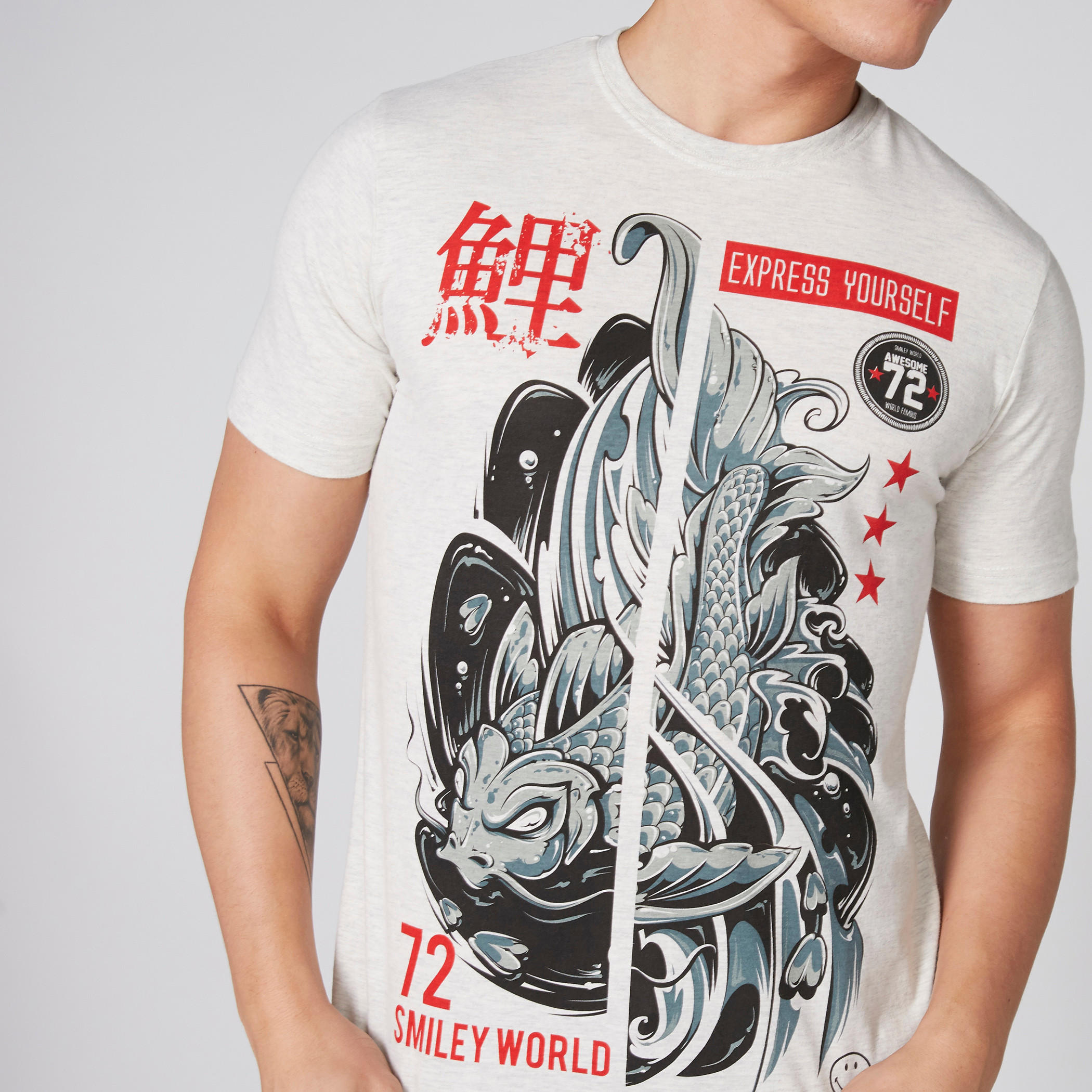 تيشيرت بياقة ضيّقة وأكمام قصيرة وطبعات سمايلي وورلد-men-clothing-tshirtsandpolos-tshirts-image-4