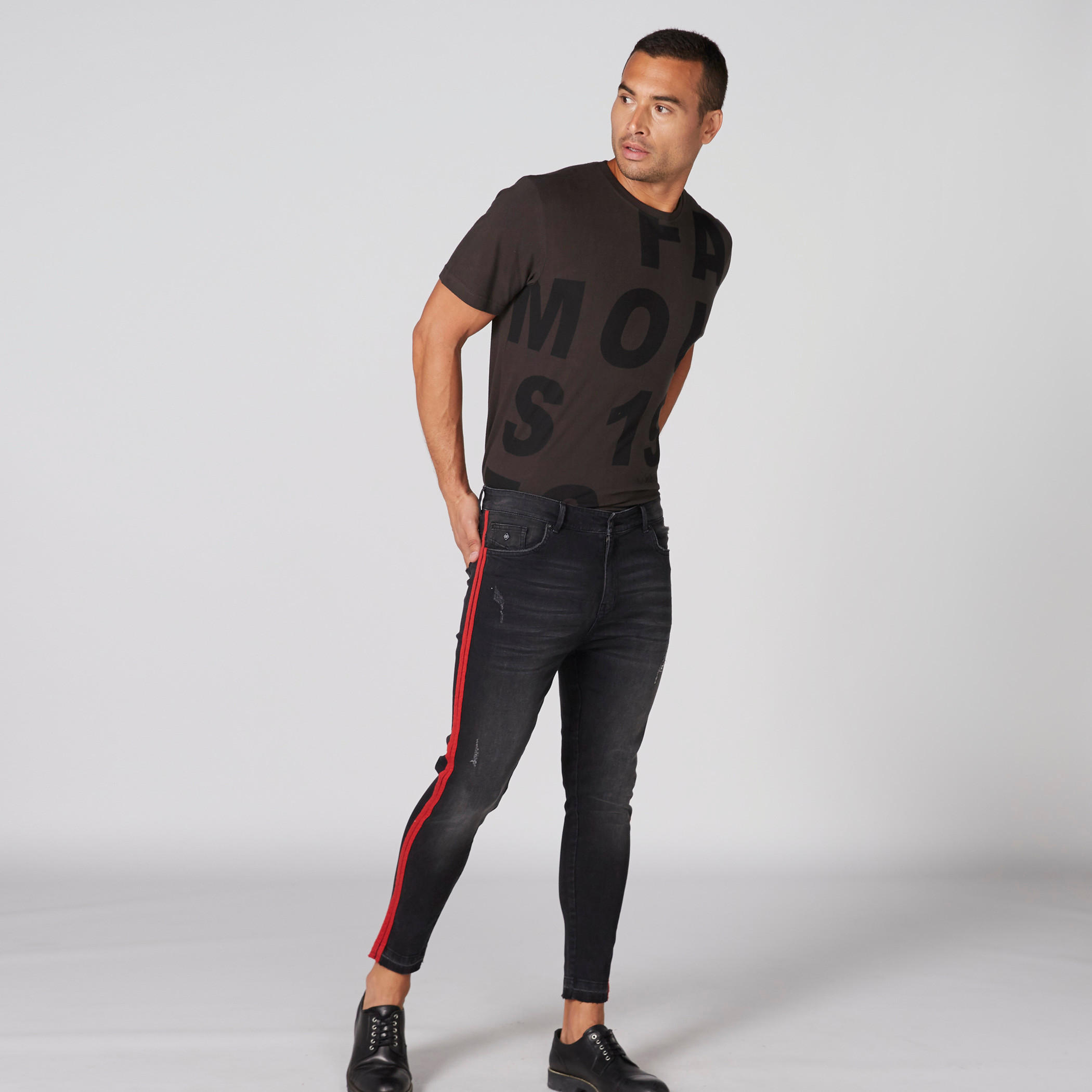 Smiley World Printed T-Shirt with Crew Neck and Short Sleeves-men-clothing-tshirtsandpolos-tshirts-image-1