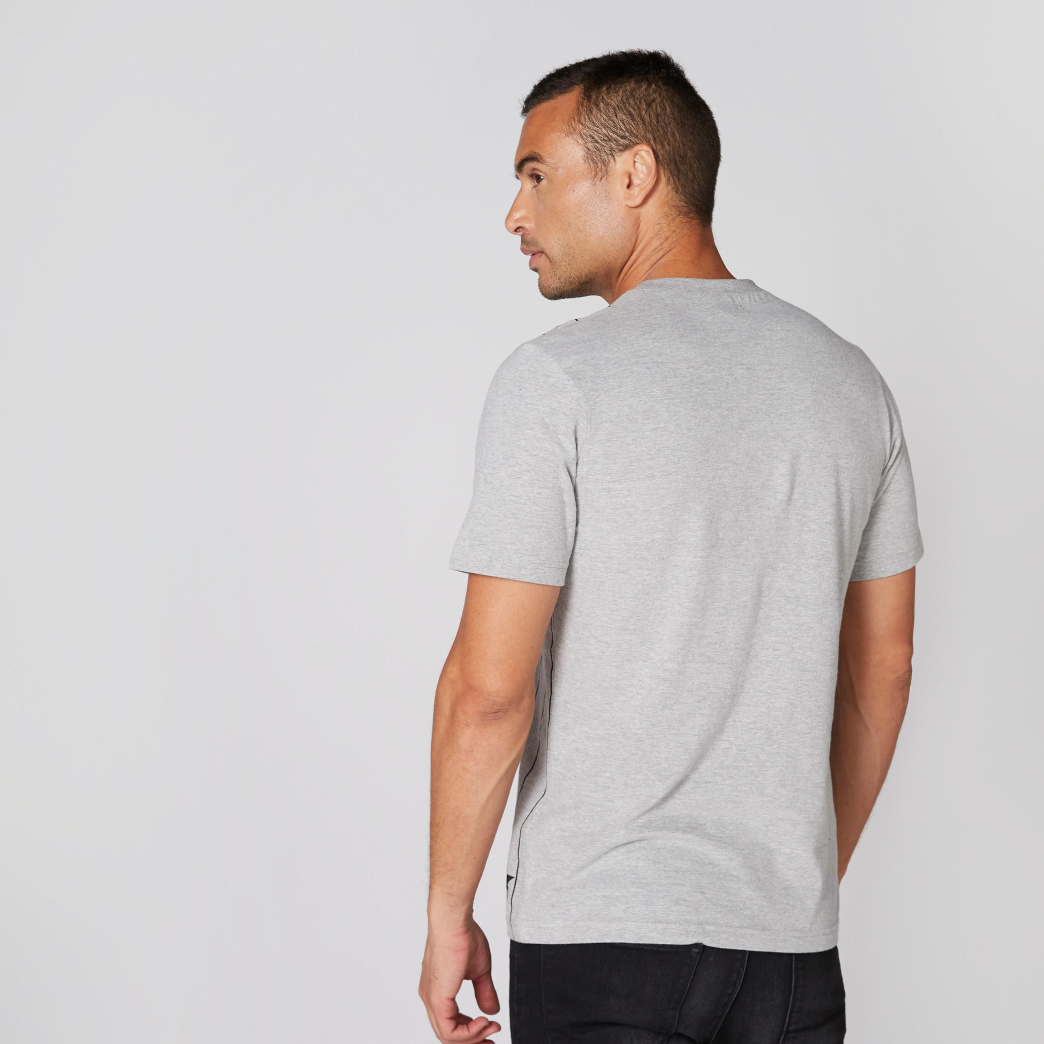 تيشيرت بياقة ضيّقة وأكمام قصيرة وطبعات سمايلي وورلد-men-clothing-tshirtsandpolos-tshirts-image-2