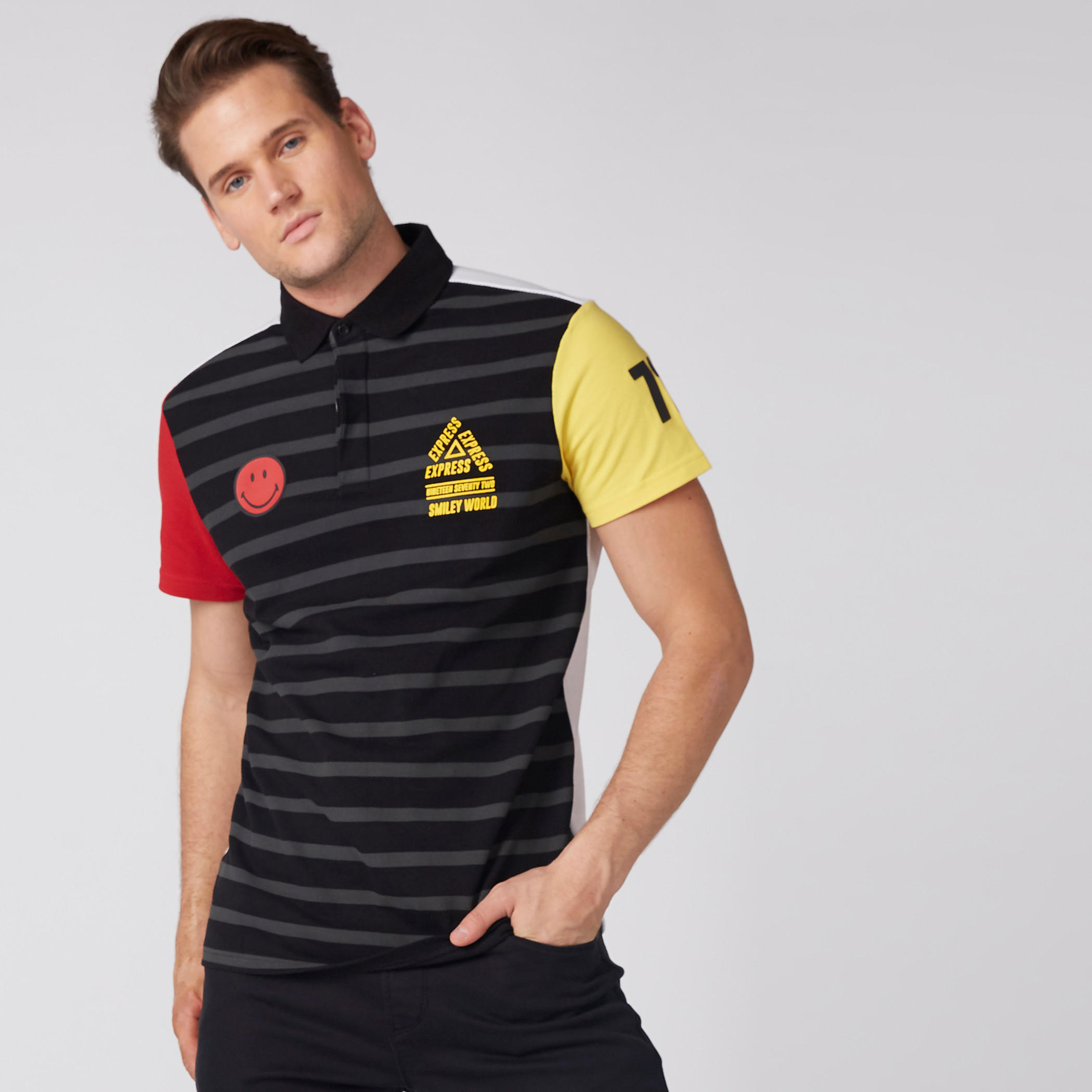 تيشيرت بياقة بولو وأكمام قصيرة وطبعات سمايلي وورلد-men-clothing-tshirtsandpolos-polos-image-1