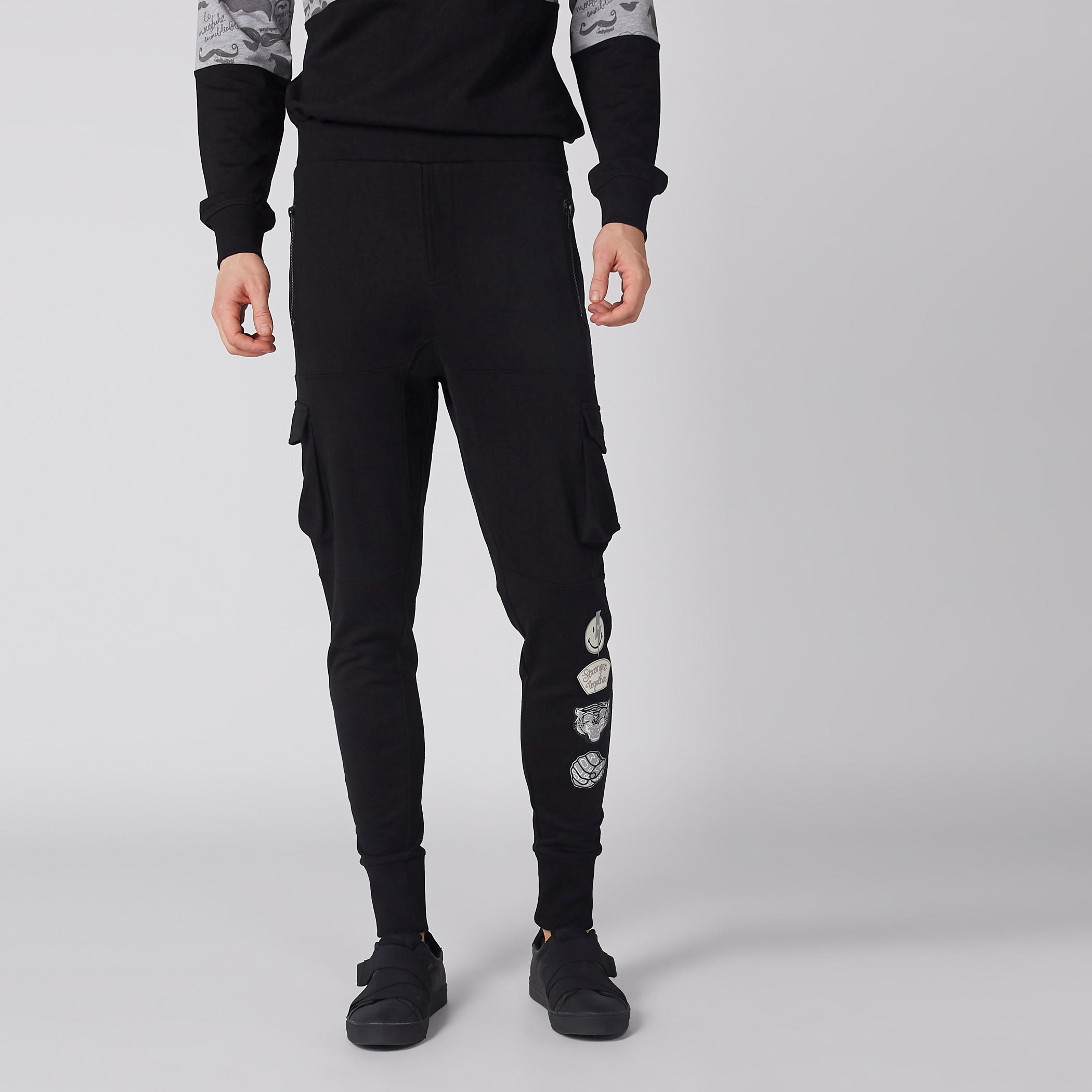 بنطال رياضي طويل بجيوب وطبعات سمايلي وورلد-men-clothing-bottoms-joggers-image-4
