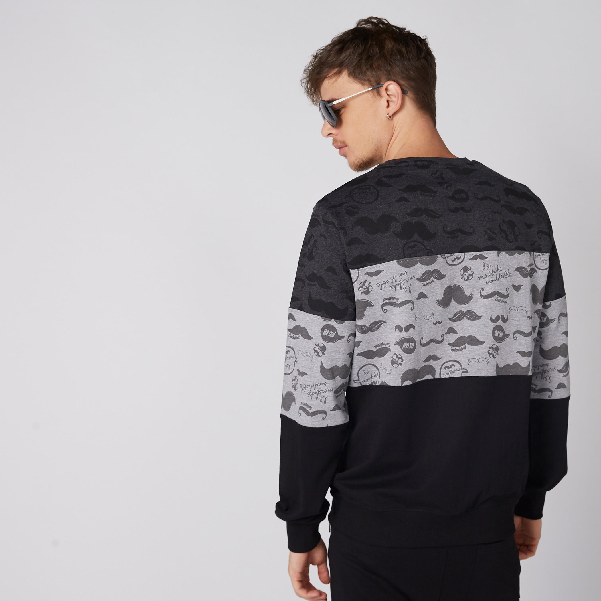 سويت شيرت بأكمام طويلة وطبعات سمايلي وورلد-men-winterwear-hoodiesandsweatshirts-image-2