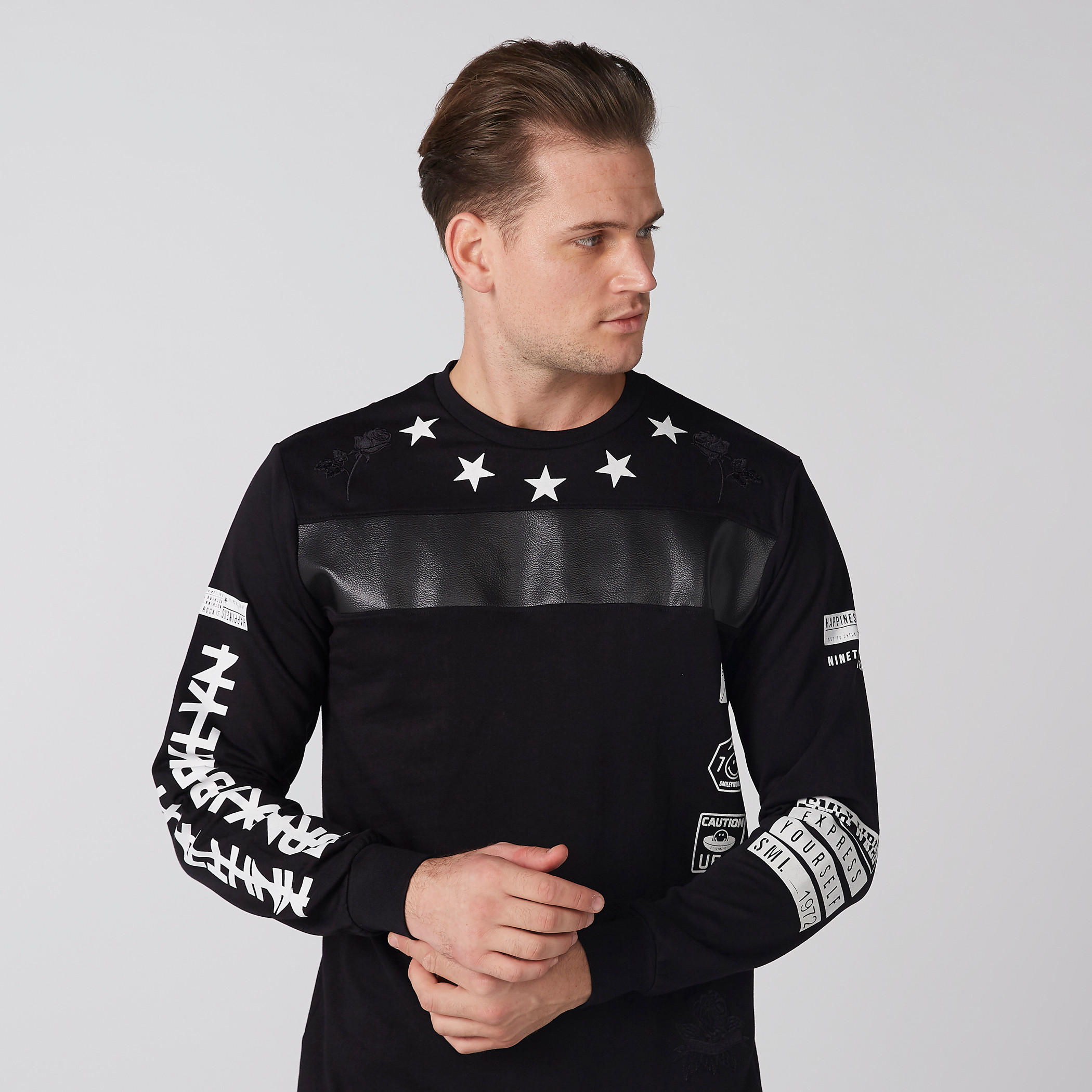 سويت شيرت بياقة ضيّقة وأكمام طويلة وطبعات سمايلي وورلد-men-winterwear-hoodiesandsweatshirts-image-2
