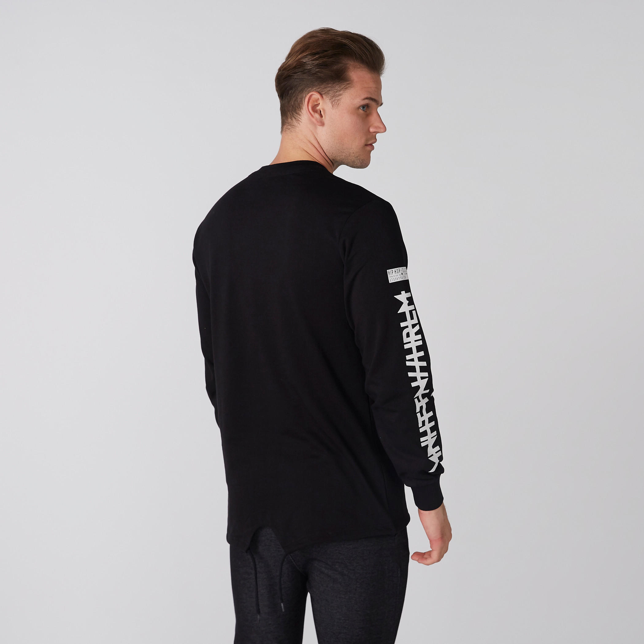 سويت شيرت بياقة ضيّقة وأكمام طويلة وطبعات سمايلي وورلد-men-winterwear-hoodiesandsweatshirts-image-1