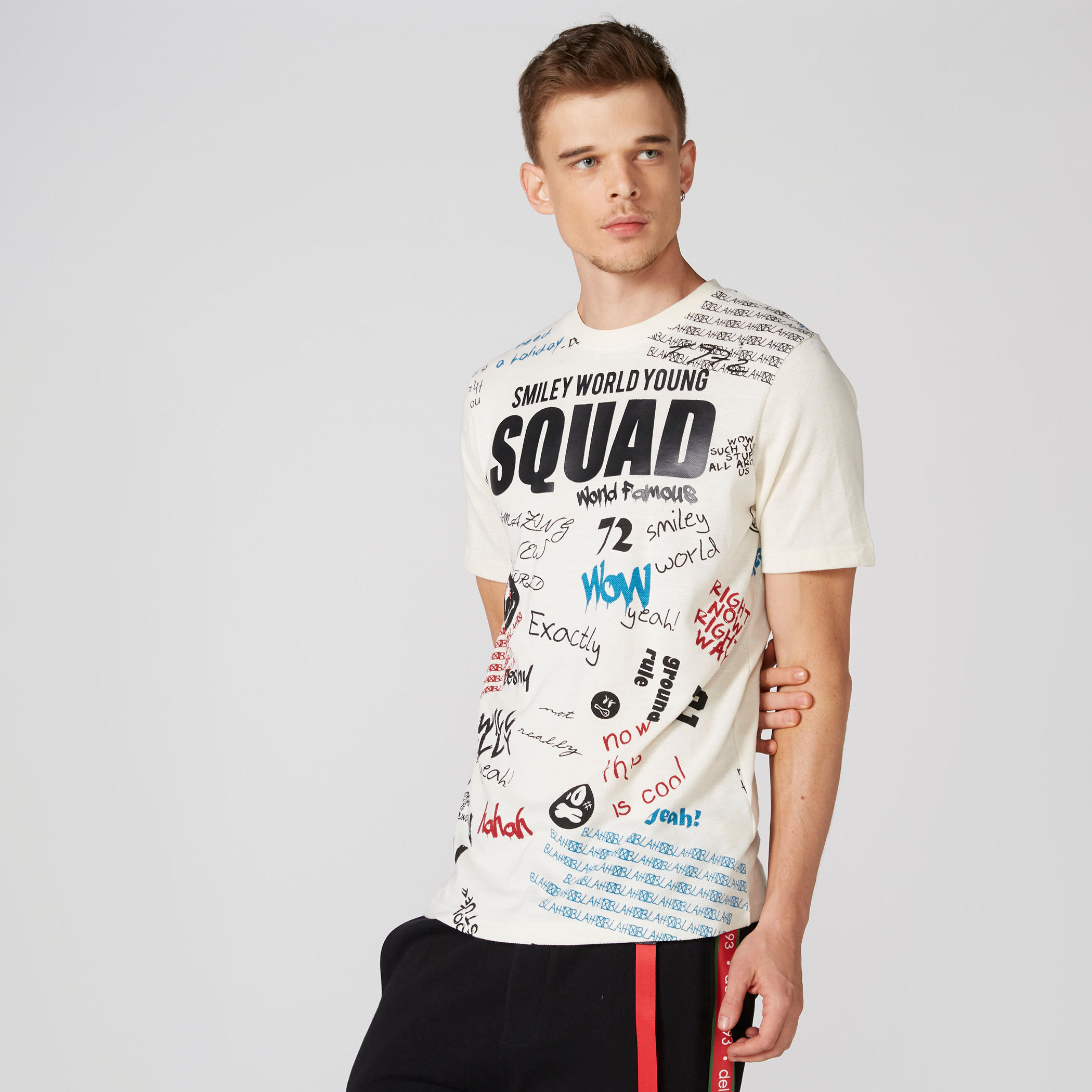 تيشيرت بطبعات سمايلي وورلد بأكمام قصيرة وياقة ضيقة-men-clothing-tshirtsandpolos-tshirts-image-1