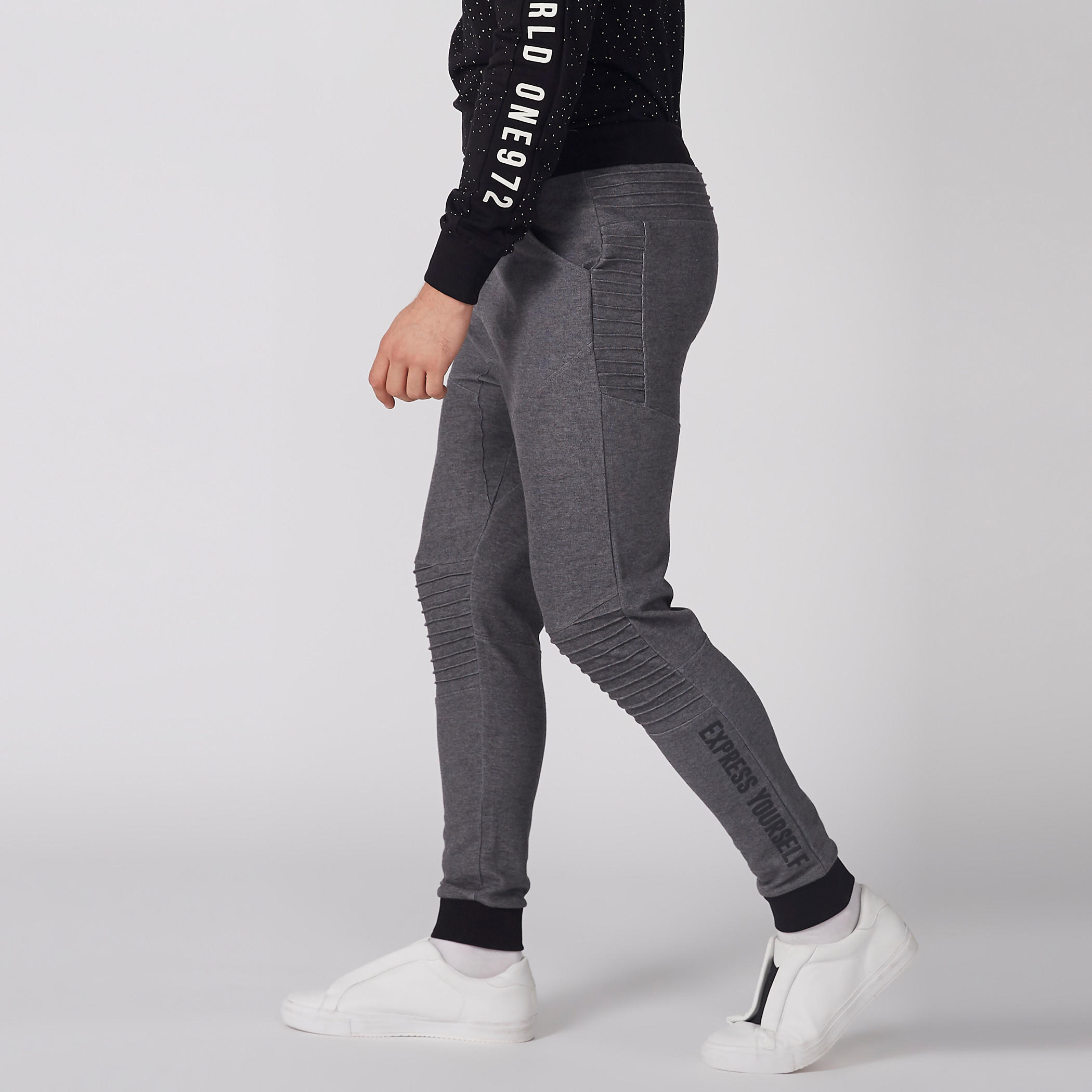 بنطال رياضي بخصر مطّاطي من سمايلي وورلد-men-clothing-bottoms-joggers-image-3
