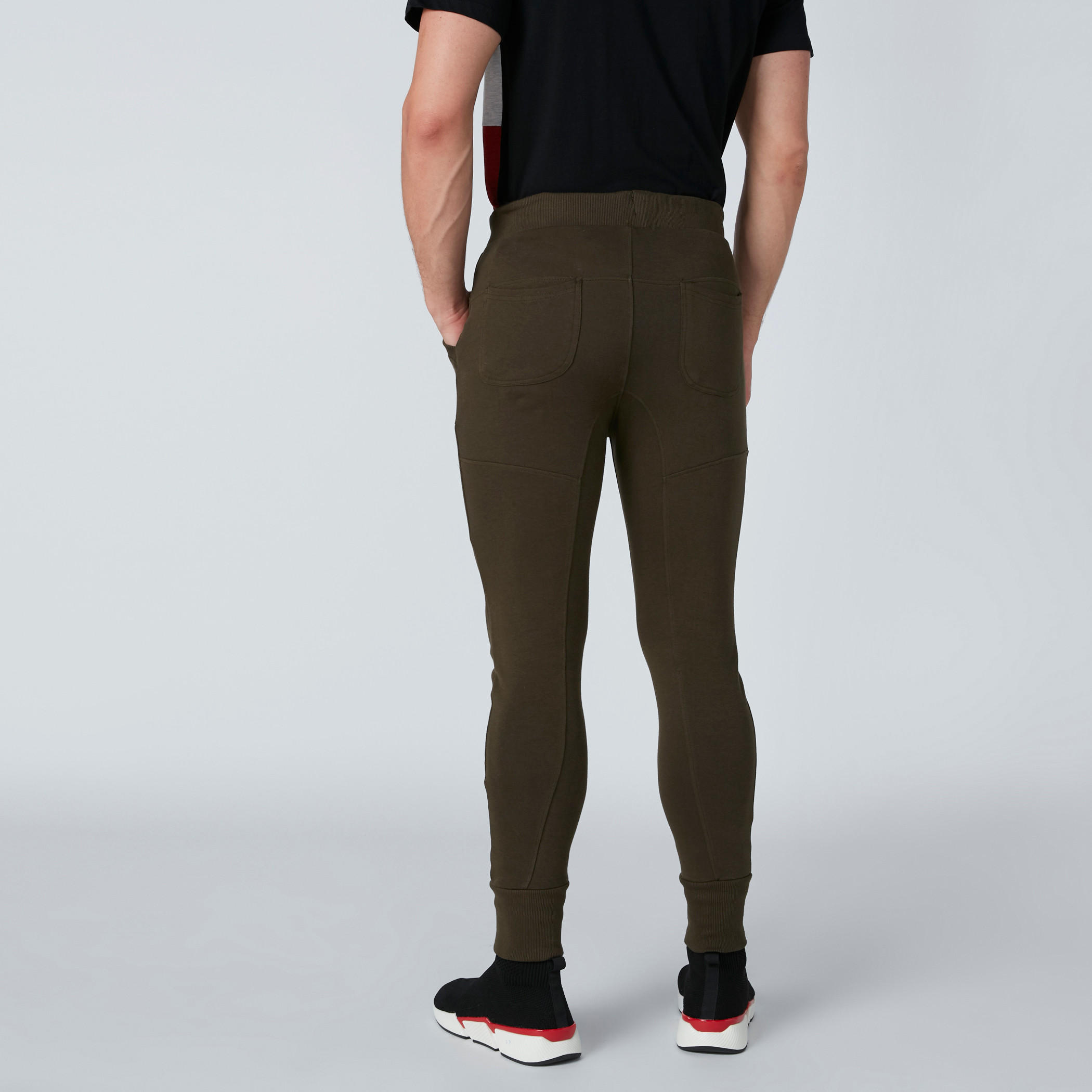 بنطال بخصر مطّاطي وجيوب سمايلي وورلد-men-clothing-bottoms-joggers-image-2