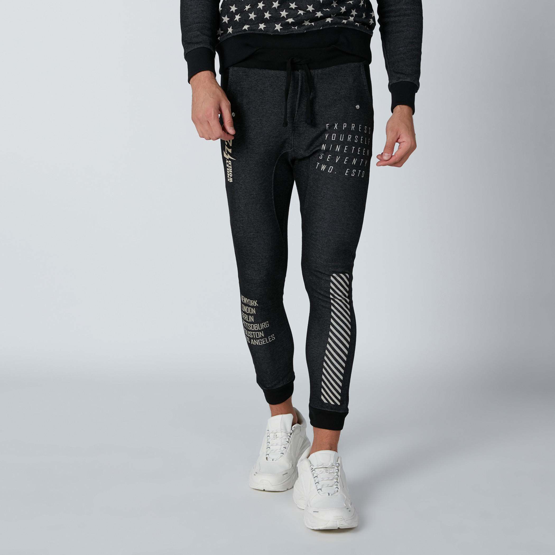 بنطال رياضي برباط وطبعات سمايلي وورلد-men-clothing-bottoms-joggers-image-3