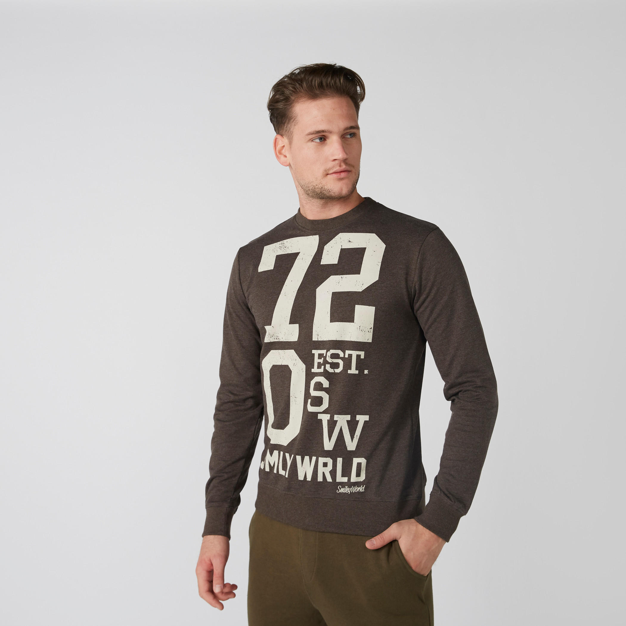 سويت شيرت بطبعات وياقة ضيقة وأكمام طويلة-men-winterwear-hoodiesandsweatshirts-image-5