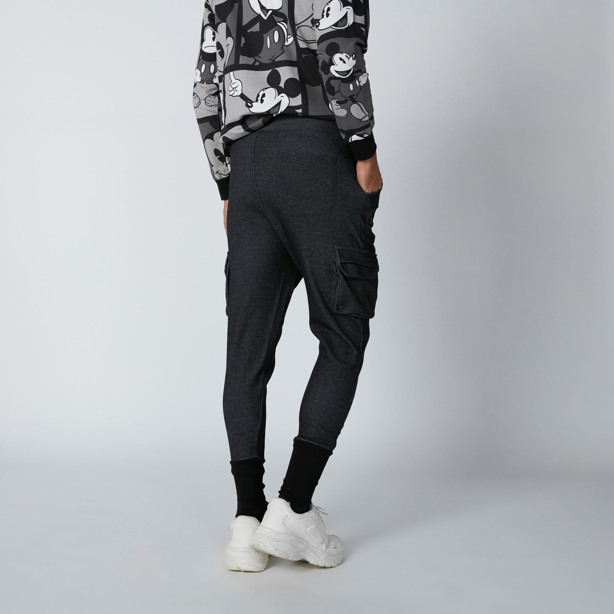 بنطال رياضي بأساور مطاطّي وجيوب من سمايلي وورلد-men-clothing-bottoms-joggers-image-2