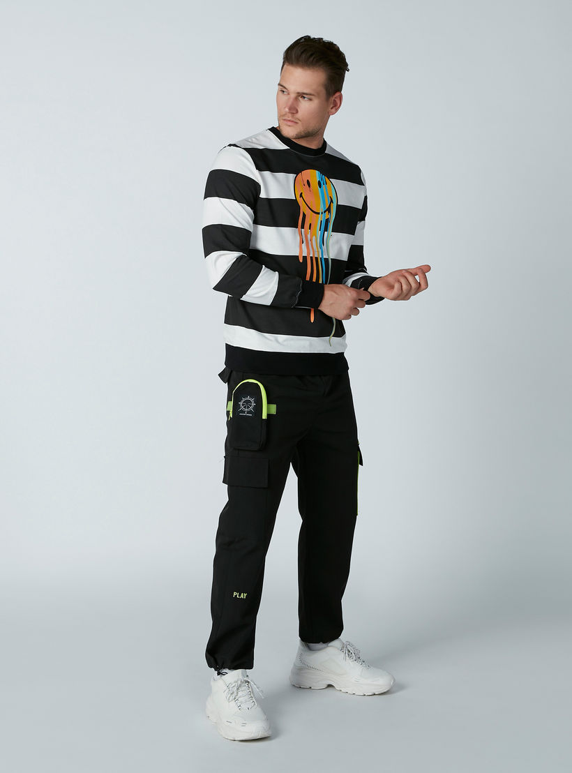 سويت شيرت مقلم بأكمام طويلة سمايلي وورلد-men-winterwear-hoodiesandsweatshirts-image-3