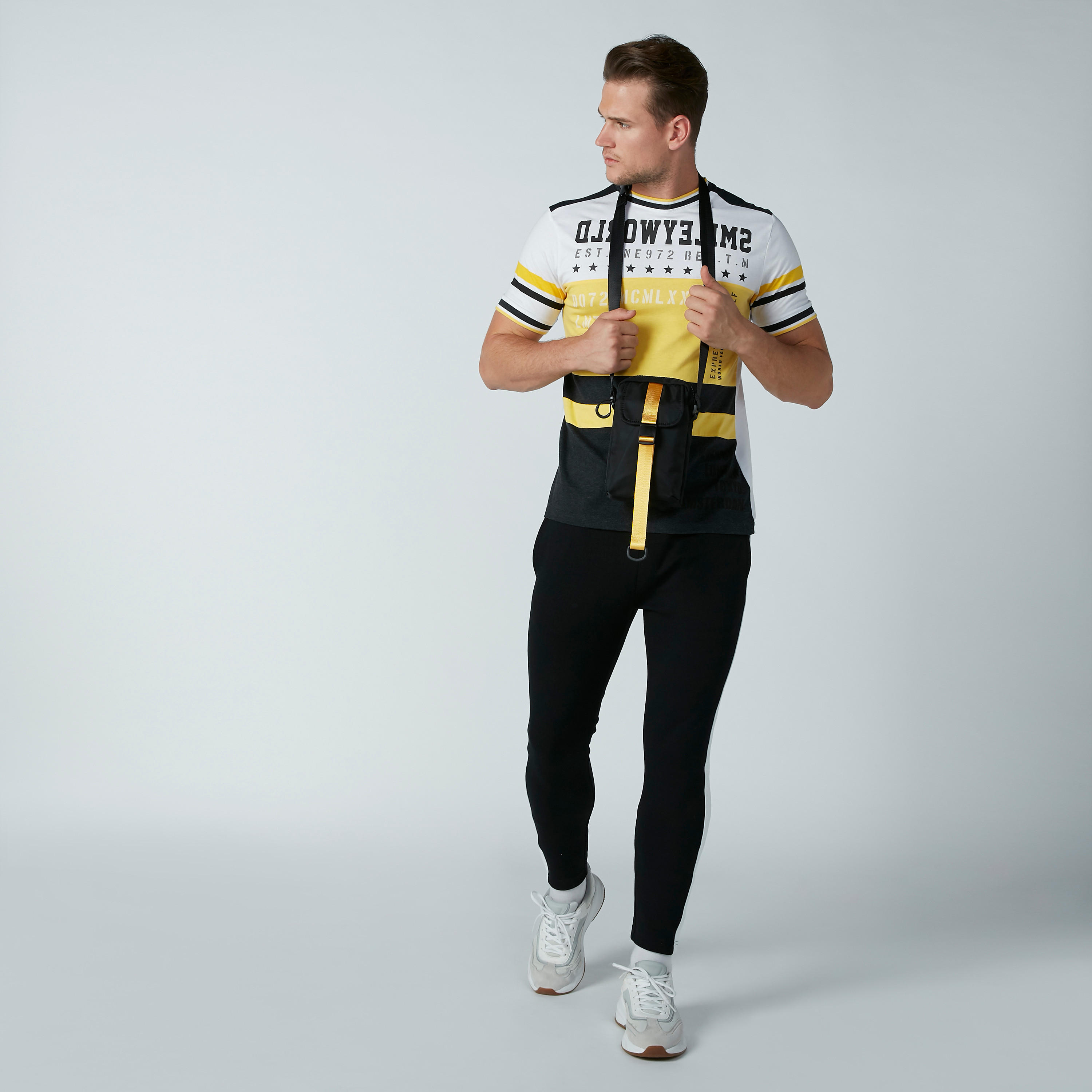 تيشيرت بأكمام قصيرة وطبعات سمايلي وورلد-men-clothing-tshirtsandpolos-tshirts-image-2
