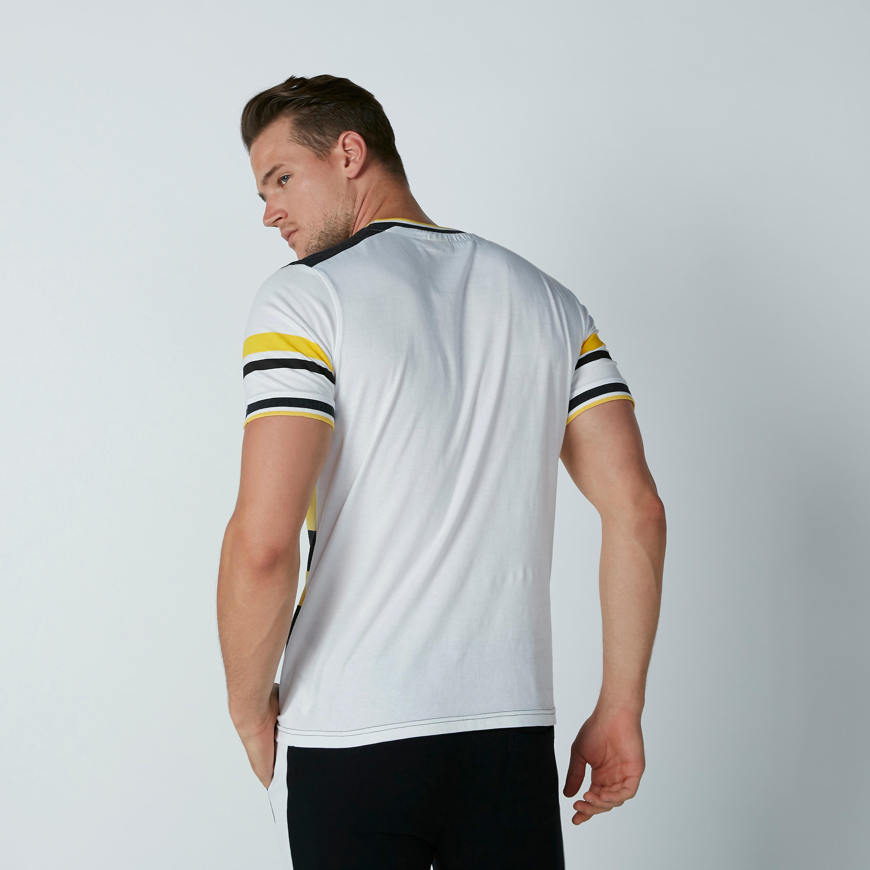 تيشيرت بأكمام قصيرة وطبعات سمايلي وورلد-men-clothing-tshirtsandpolos-tshirts-image-1
