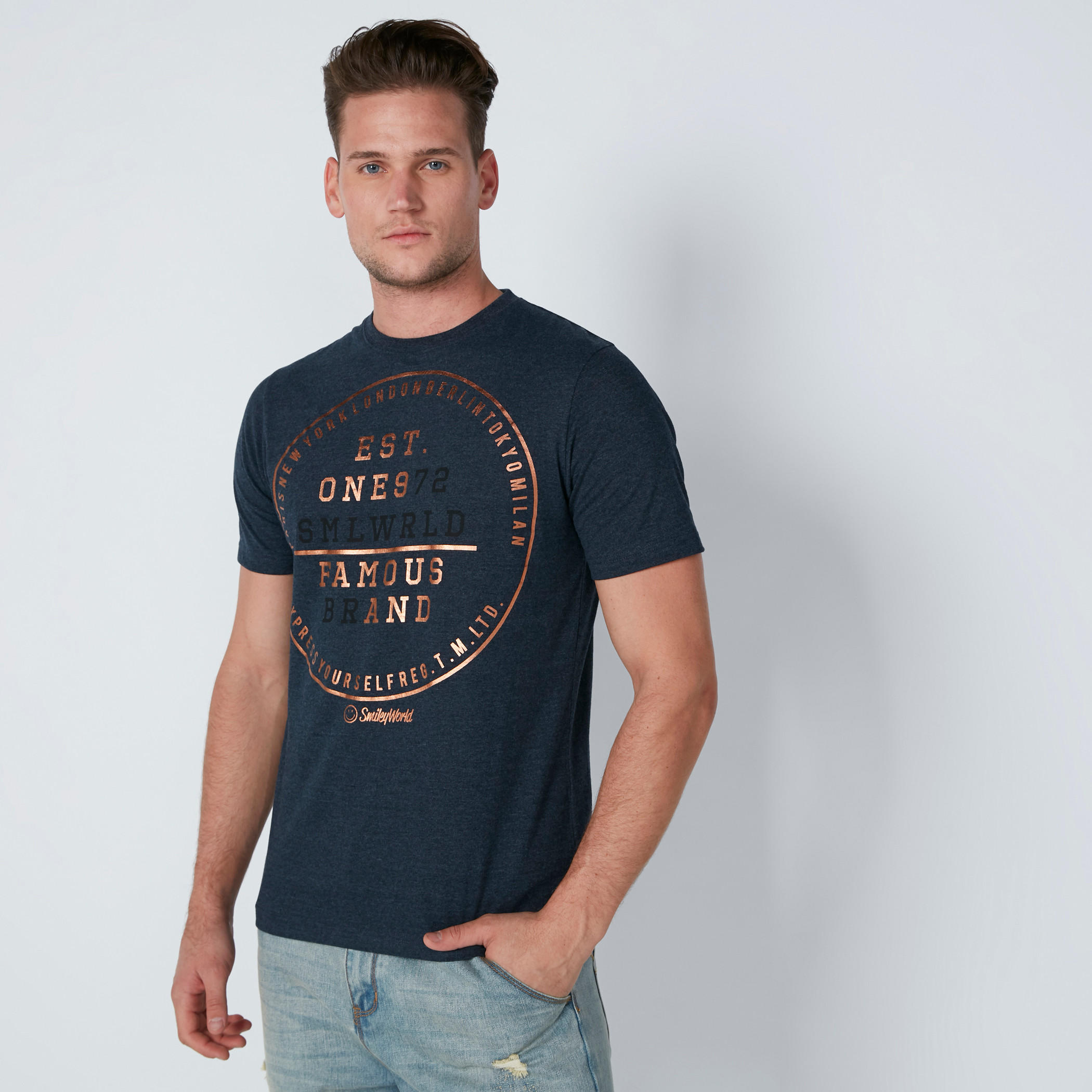 تيشيرت بياقة ضيّقة وأكمام قصيرة وطبعات سمايلي وورلد-men-clothing-tshirtsandpolos-tshirts-image-1