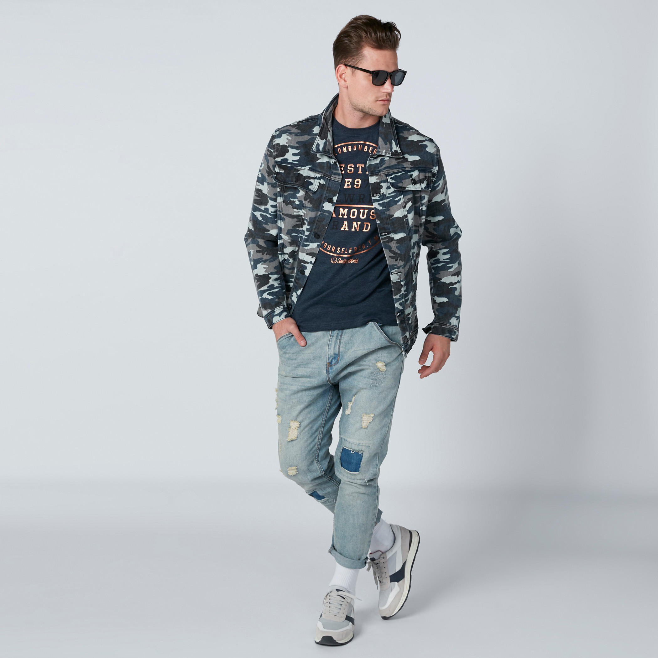 تيشيرت بياقة ضيّقة وأكمام قصيرة وطبعات سمايلي وورلد-men-clothing-tshirtsandpolos-tshirts-image-3