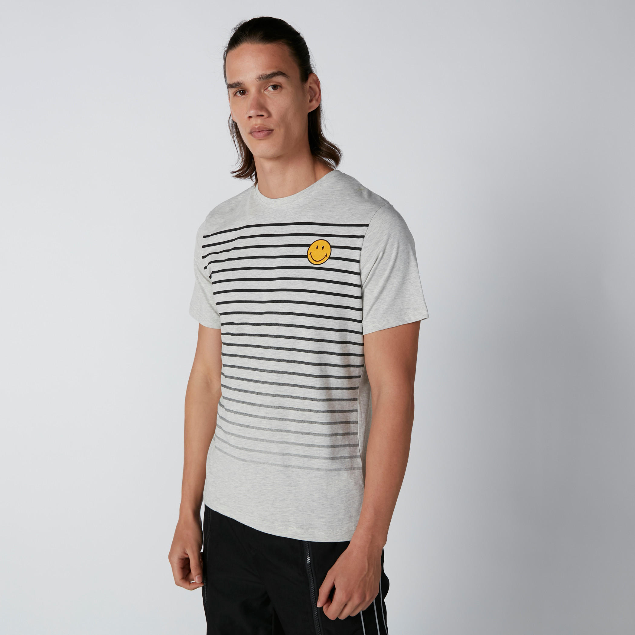 تيشيرت مقلّم بأكمام قصيرة من سمايلي وورلد-men-clothing-tshirtsandpolos-tshirts-image-4