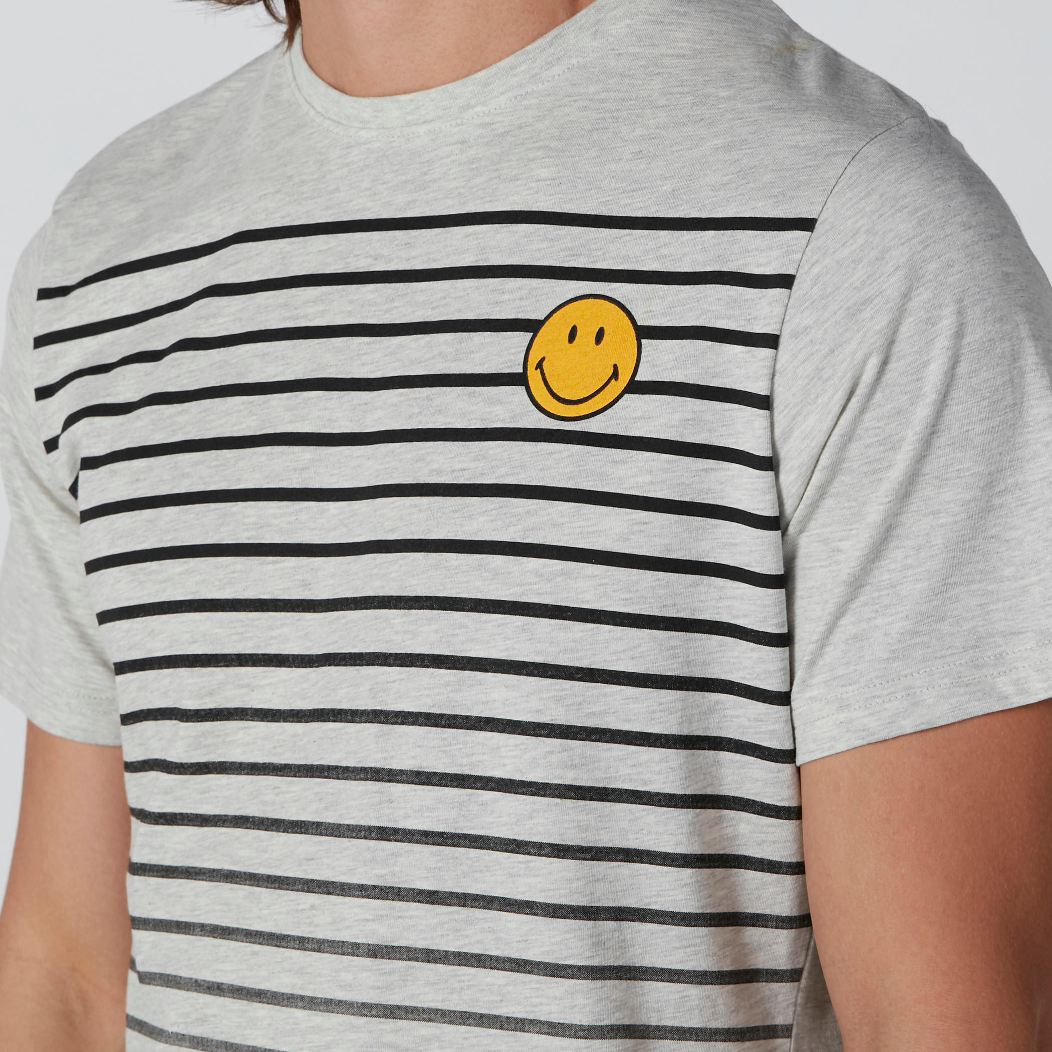تيشيرت مقلّم بأكمام قصيرة من سمايلي وورلد-men-clothing-tshirtsandpolos-tshirts-image-1