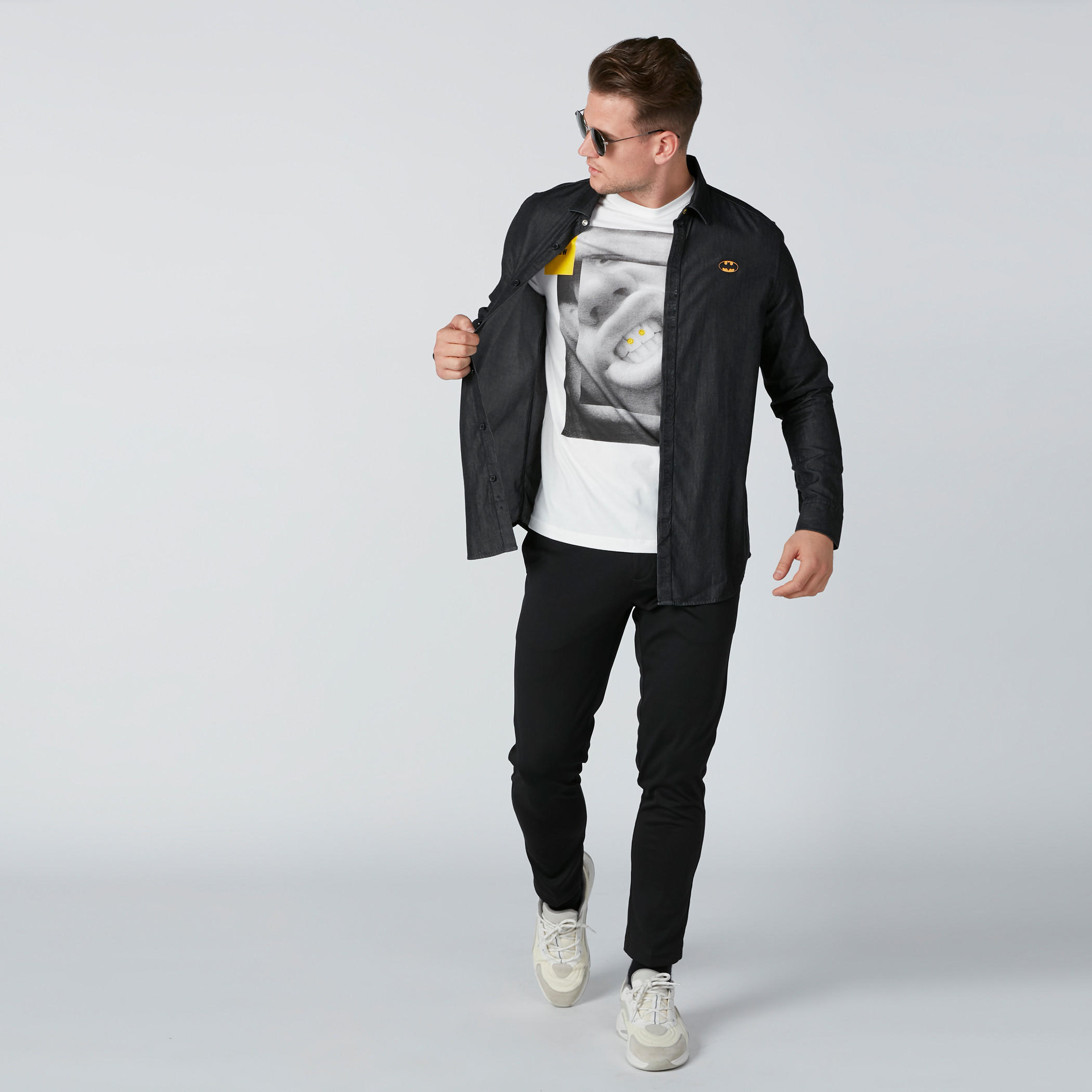تيشيرت بأكمام قصيرة وطبعات سمايلي وورلد-men-clothing-tshirtsandpolos-tshirts-image-2