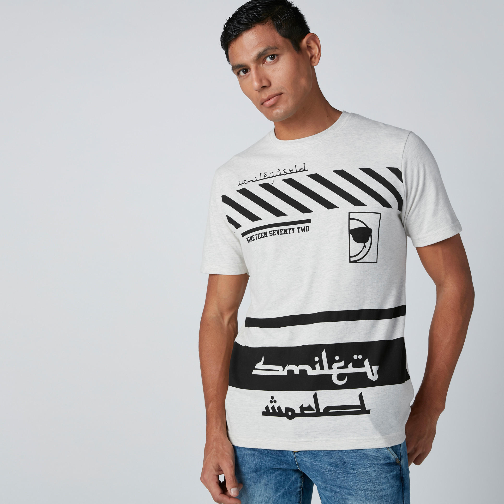 تيشيرت سليم بطبعات سمايلي وورلد-men-clothing-tshirtsandpolos-tshirts-image-1