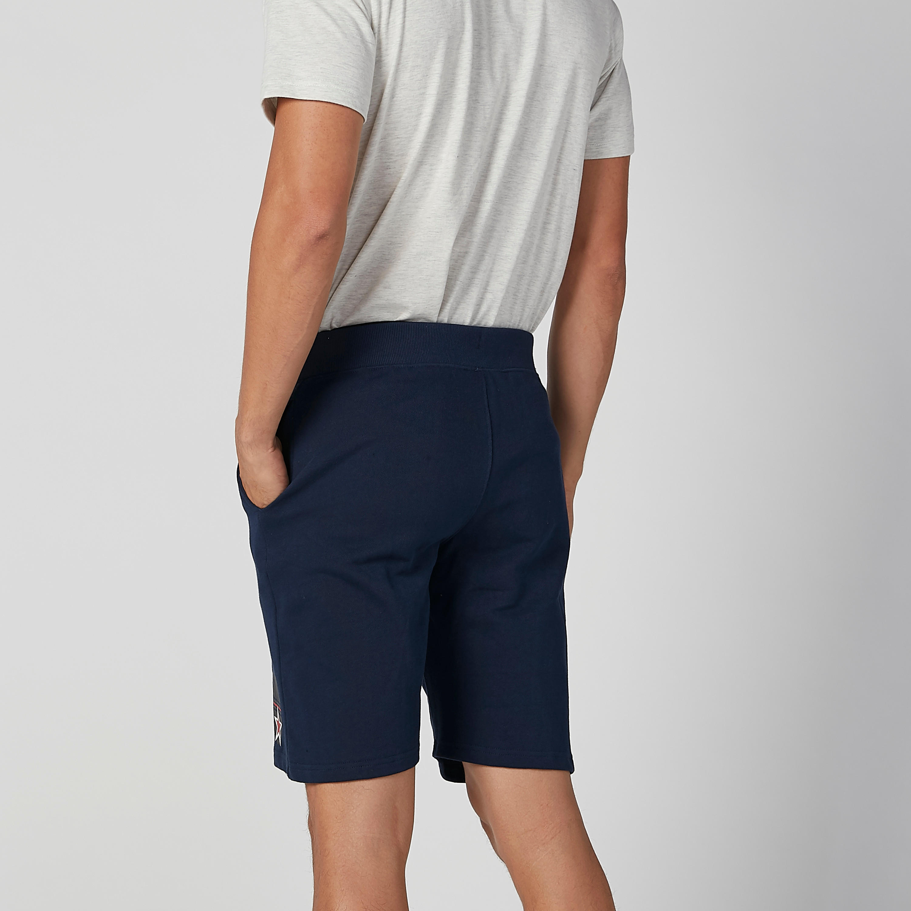 شورت بقصّة سليم وخصر متوسط الارتفاع وجيوب من سمايلي وورلد-men-clothing-bottoms-shorts-image-4