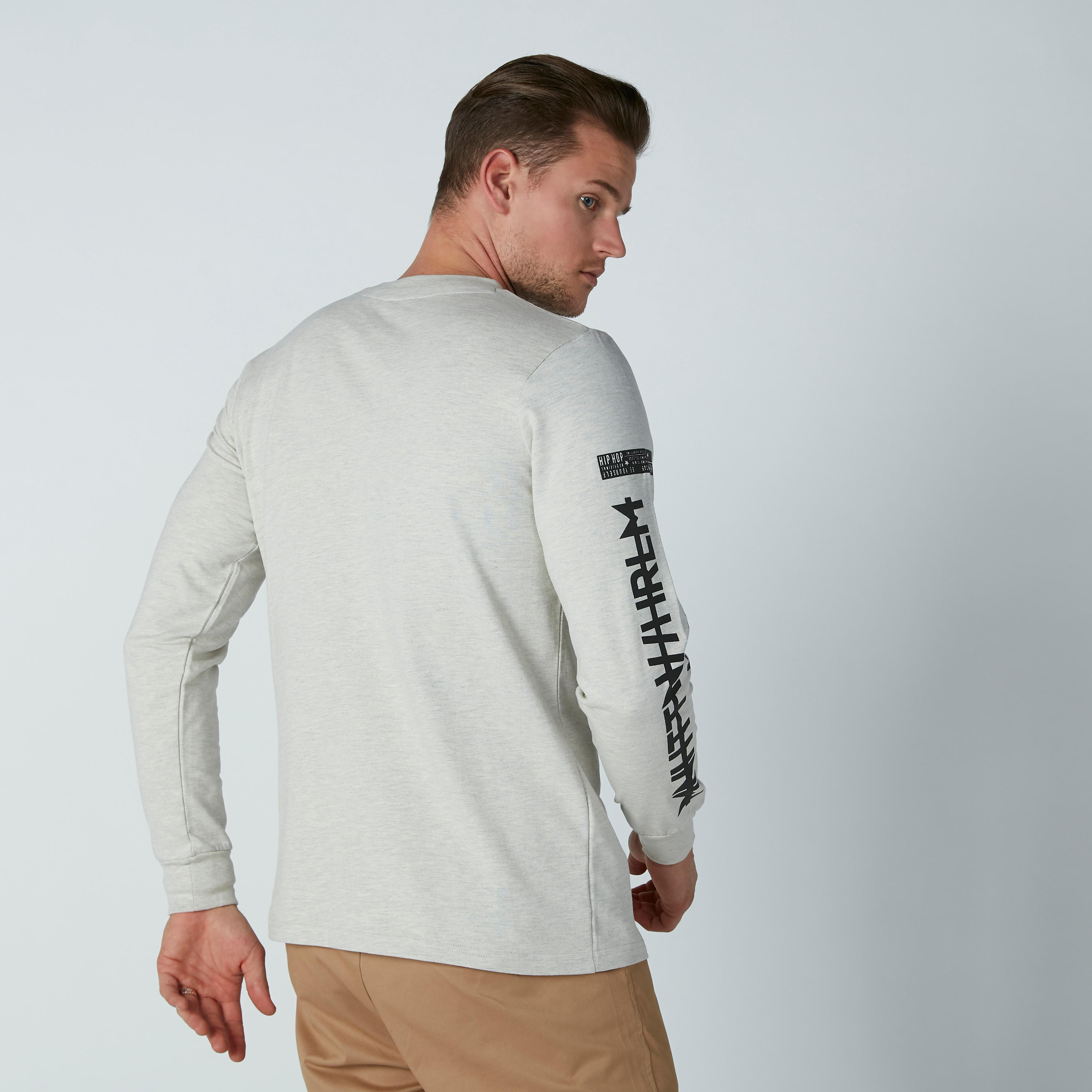 سويت شيرت بياقة مستديرة وأكمام طويلة وطبعات سمايلي وورلد-men-winterwear-hoodiesandsweatshirts-image-4