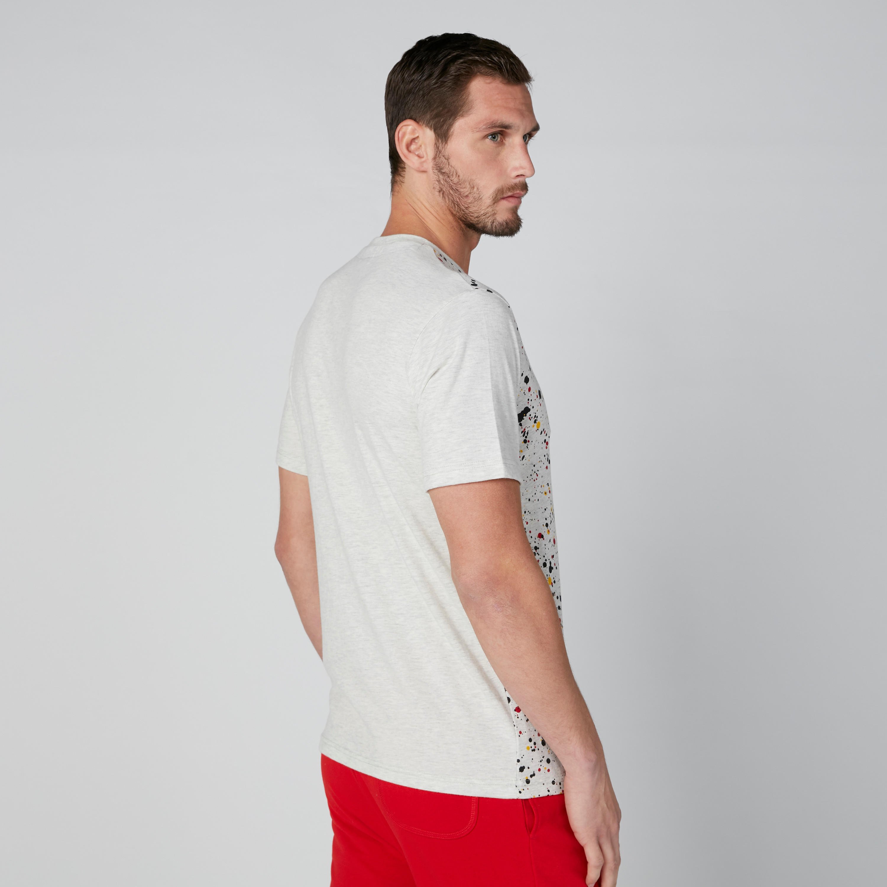 تيشيرت مستدام بياقة ضيّقة وطبعات سمايلي وورلد-men-clothing-tshirtsandpolos-tshirts-image-2