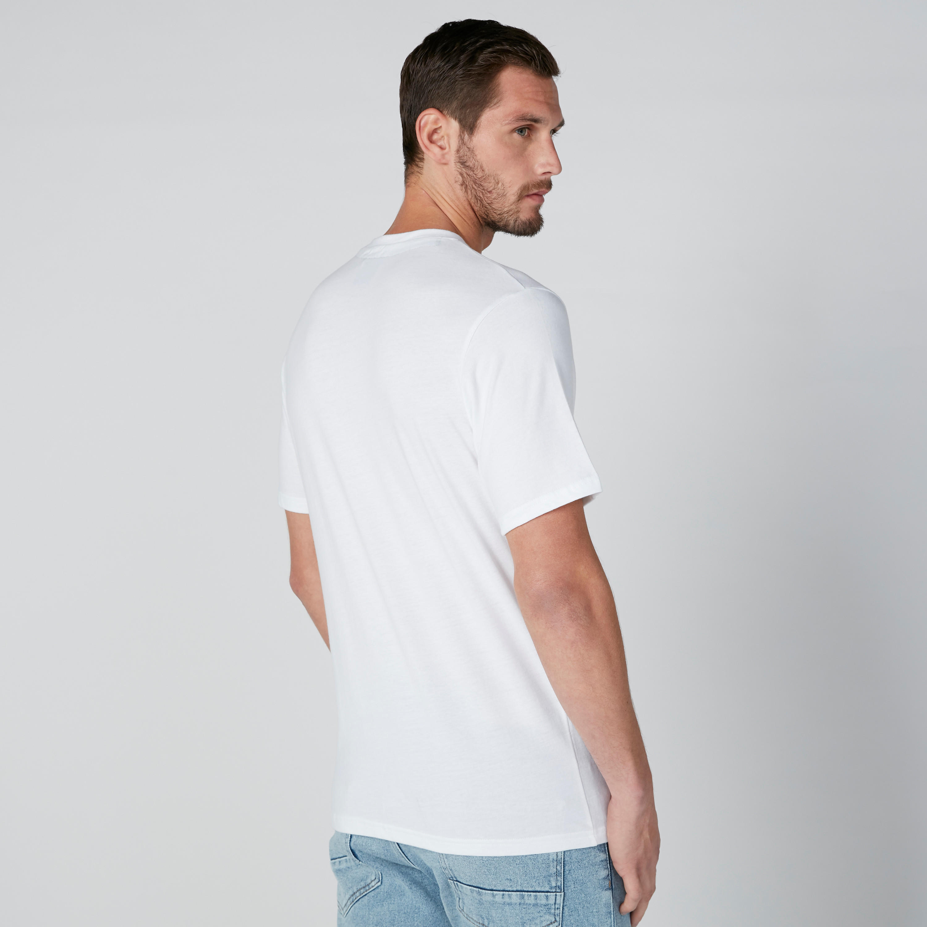 تيشيرت مستدام سليم بياقة ضيّقة وطبعات سمايلي وورلد-men-clothing-tshirtsandpolos-tshirts-image-2