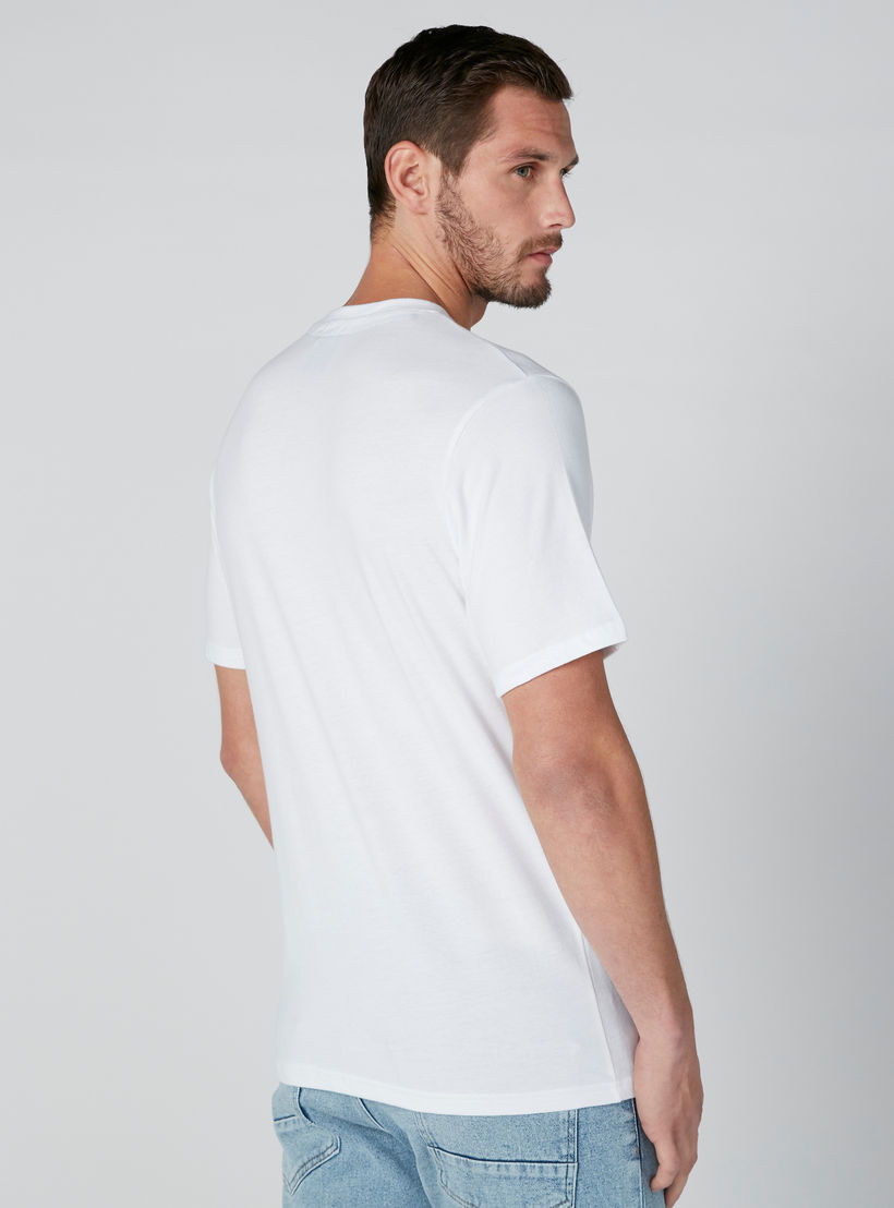 تيشيرت مستدام سليم بياقة ضيّقة وطبعات سمايلي وورلد-men-clothing-tshirtsandpolos-tshirts-image-2