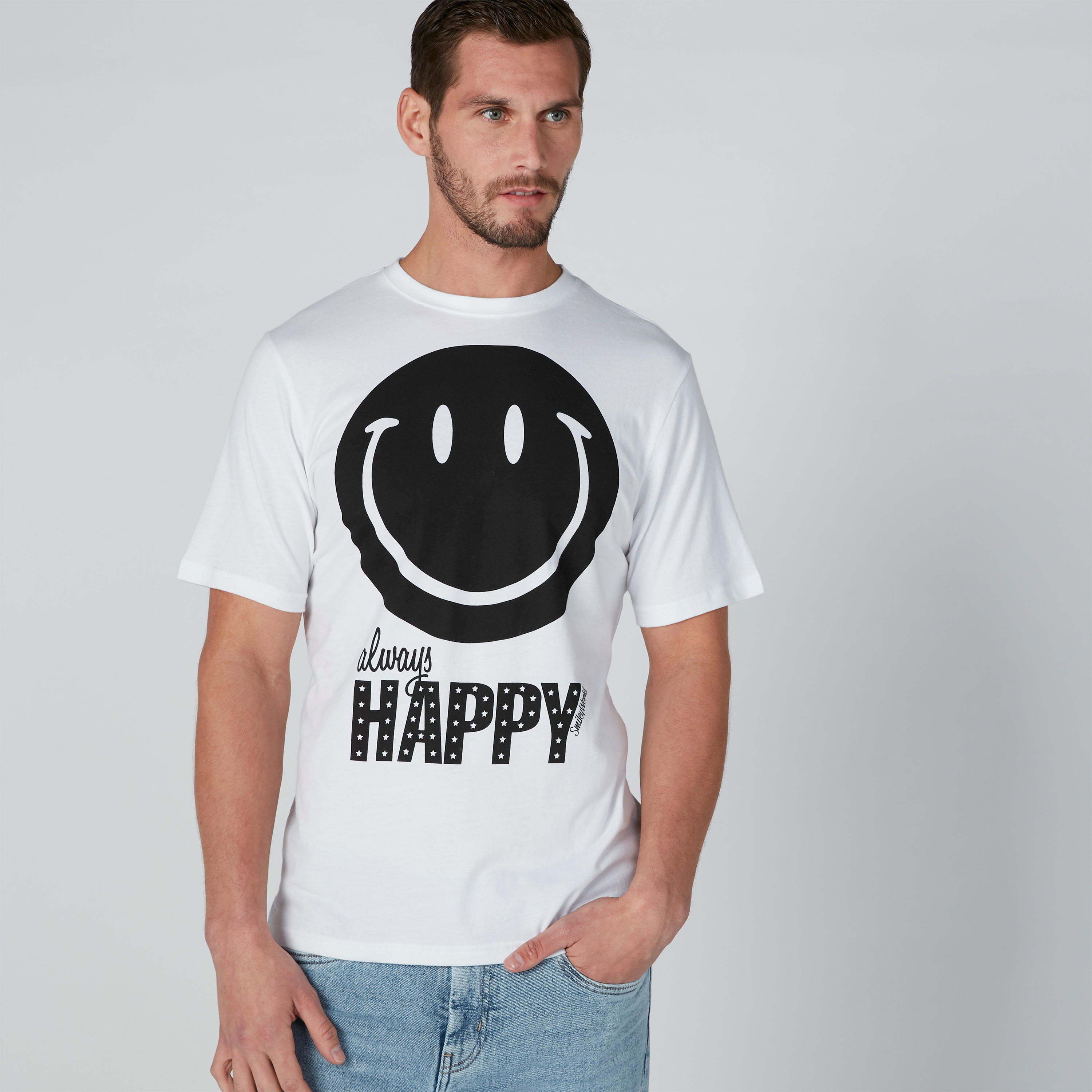 تيشيرت مستدام سليم بياقة ضيّقة وطبعات سمايلي وورلد-men-clothing-tshirtsandpolos-tshirts-image-3