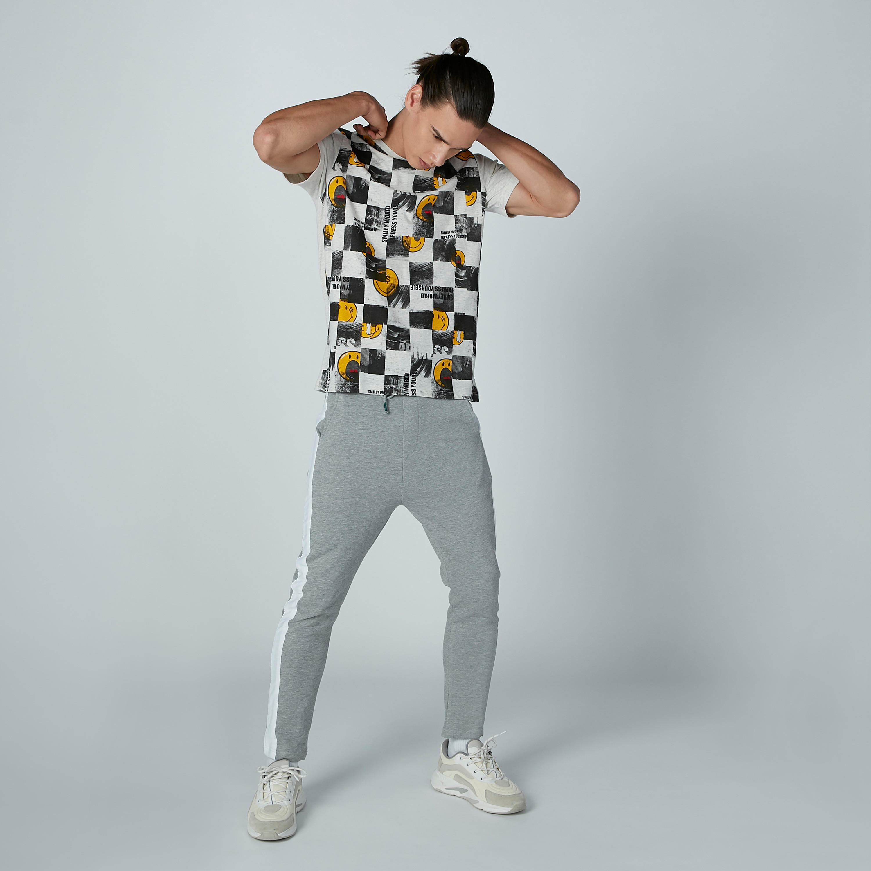 تيشيرت كاروهات بأكمام قصيرة وطبعات من سمايلي وورلد-men-clothing-tshirtsandpolos-tshirts-image-1