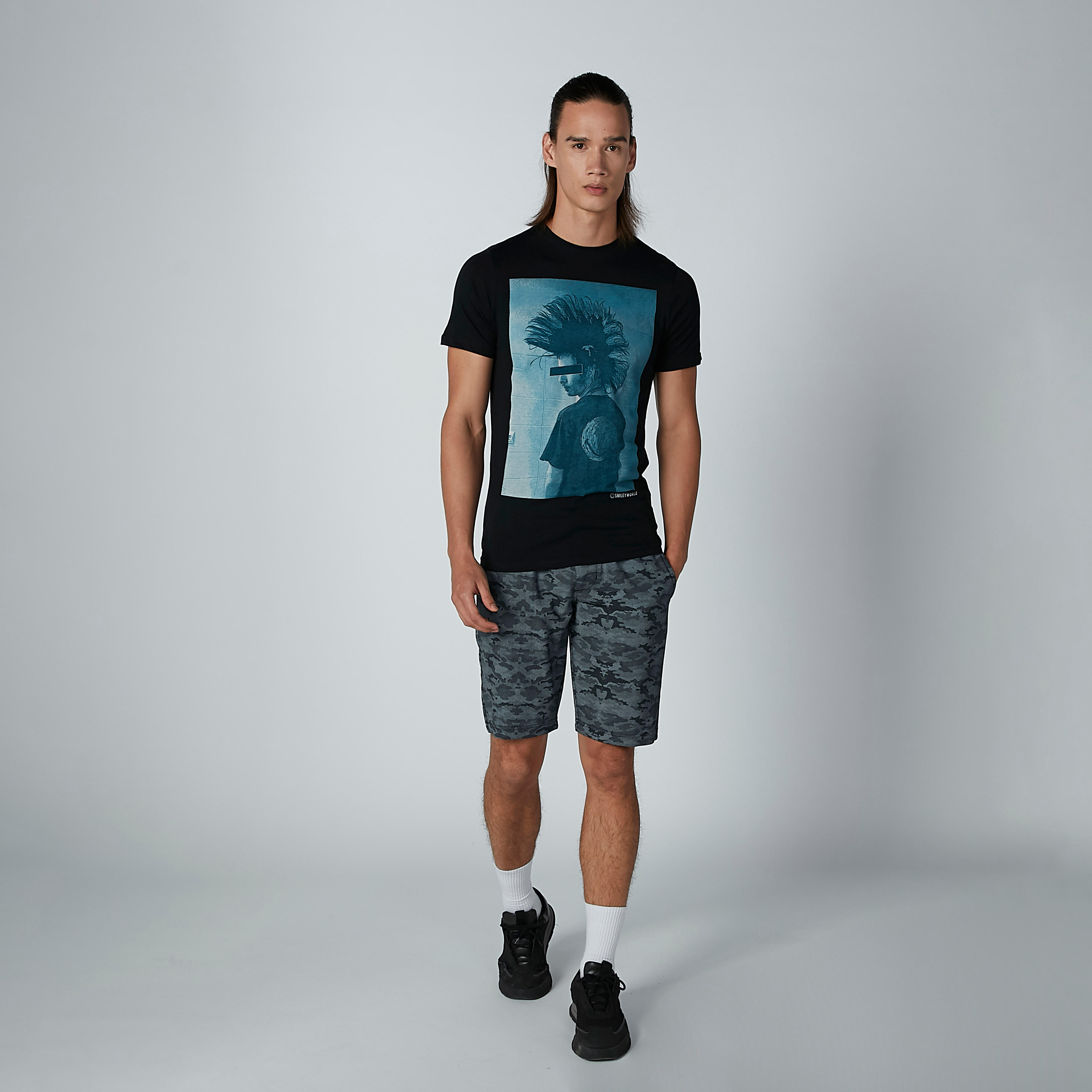تيشيرت بياقة مستديرة وأكمام قصيرة وطبعات-men-clothing-tshirtsandpolos-tshirts-image-1