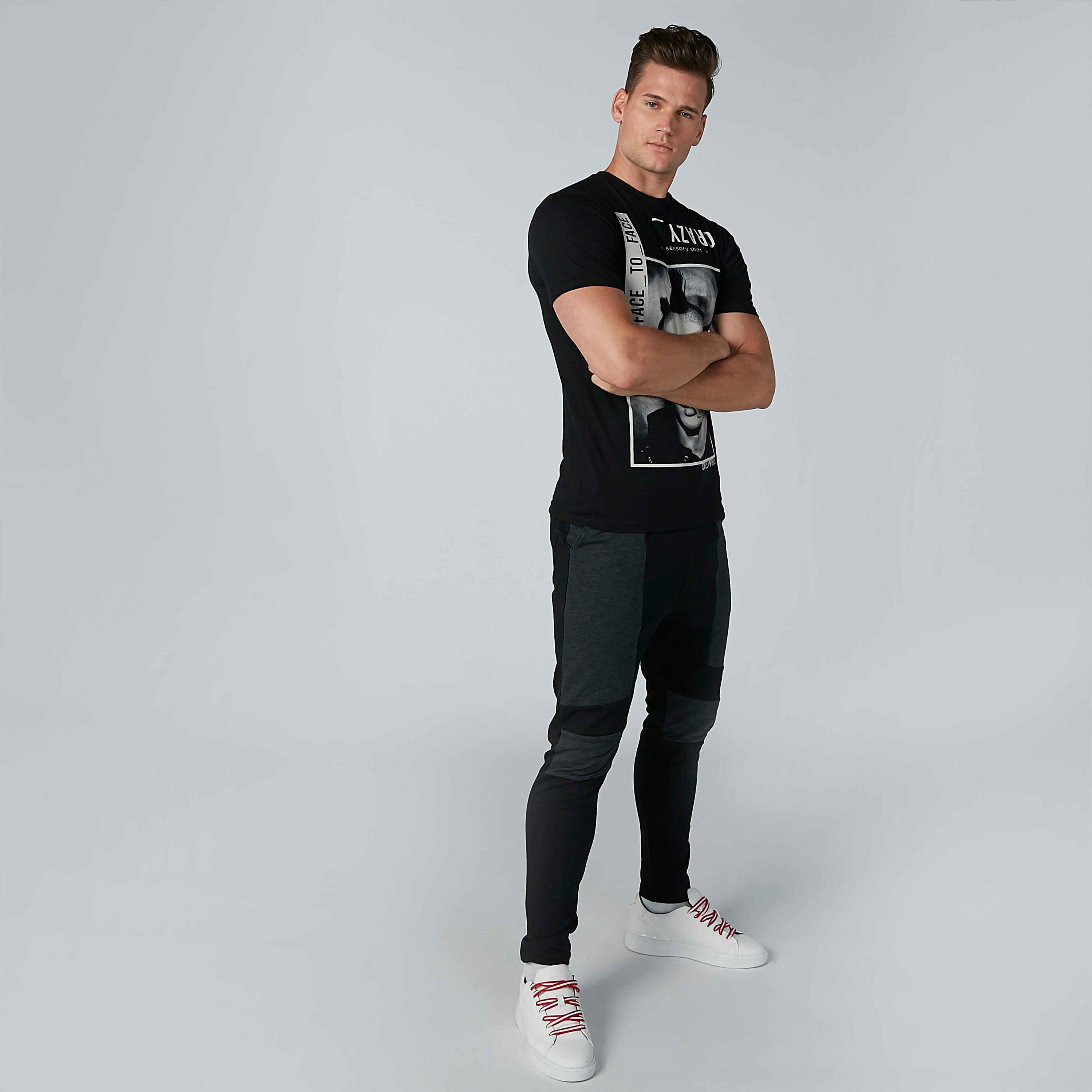 تيشيرت بأكمام قصيرة وياقة مستديرة وطبعات سمايلي وورلد-men-clothing-tshirtsandpolos-tshirts-image-4