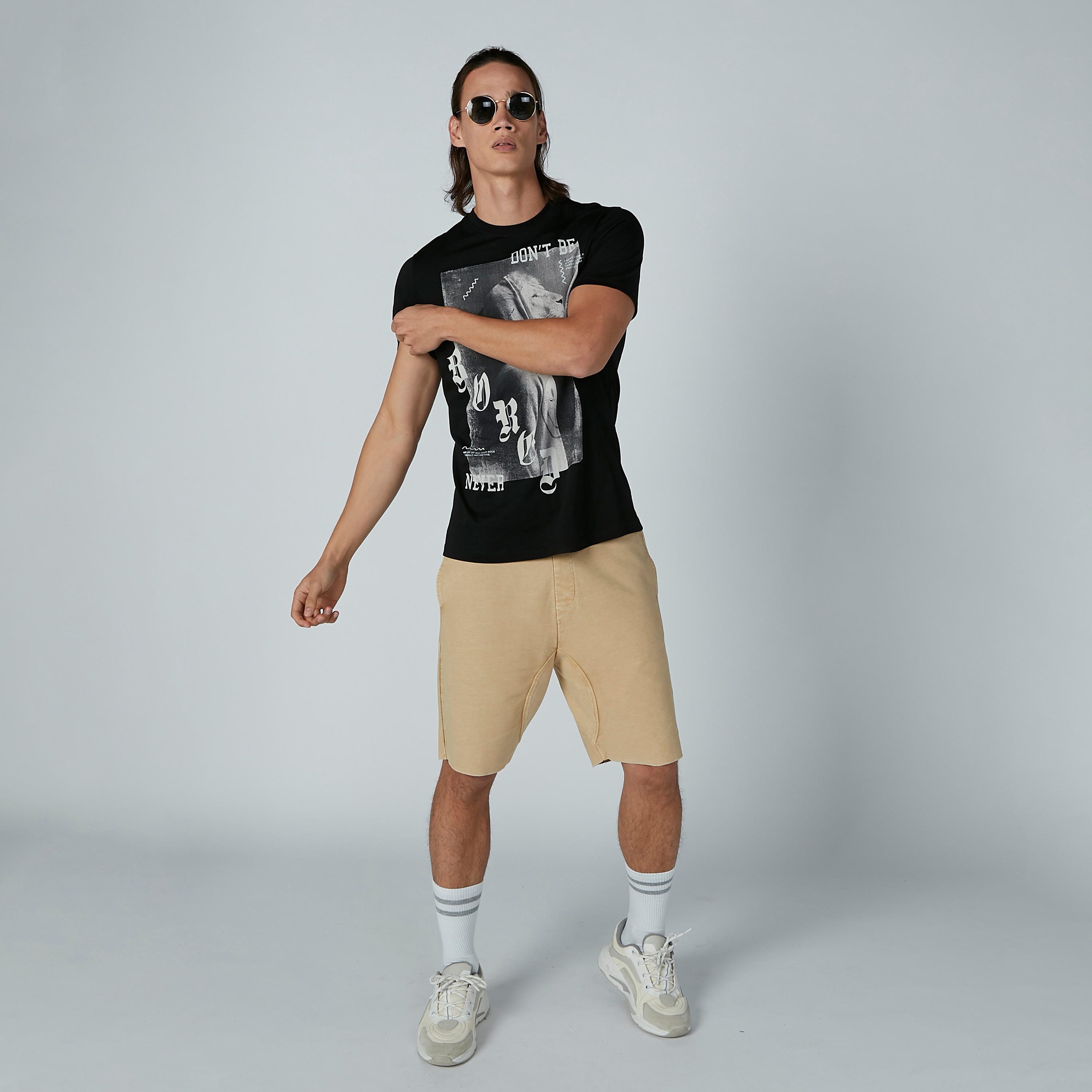 تيشيرت بياقة مستديرة وأكمام قصيرة وطبعات سمايلي وورلد-men-clothing-tshirtsandpolos-tshirts-image-2