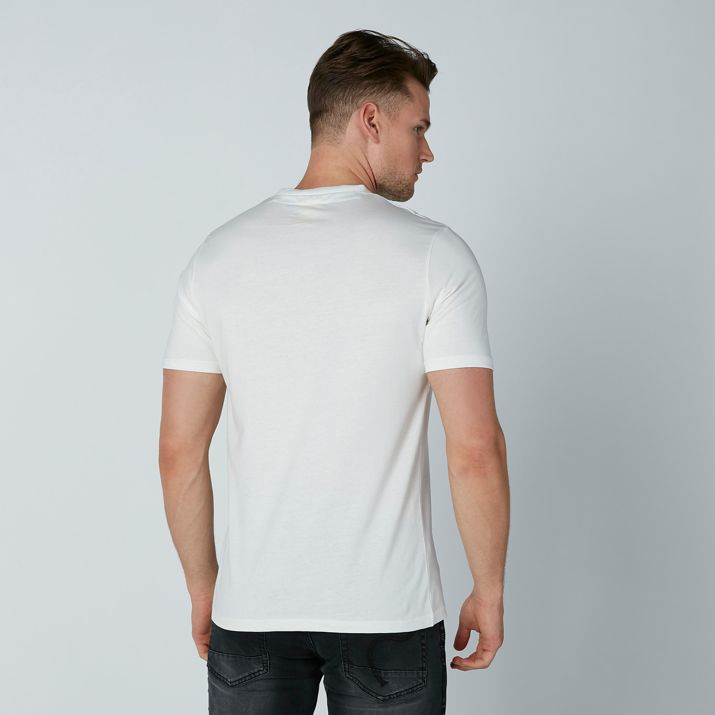 تيشيرت بأكمام قصيرة وياقة مستديرة وطبعات سمايلي وورلد-men-clothing-tshirtsandpolos-tshirts-image-3