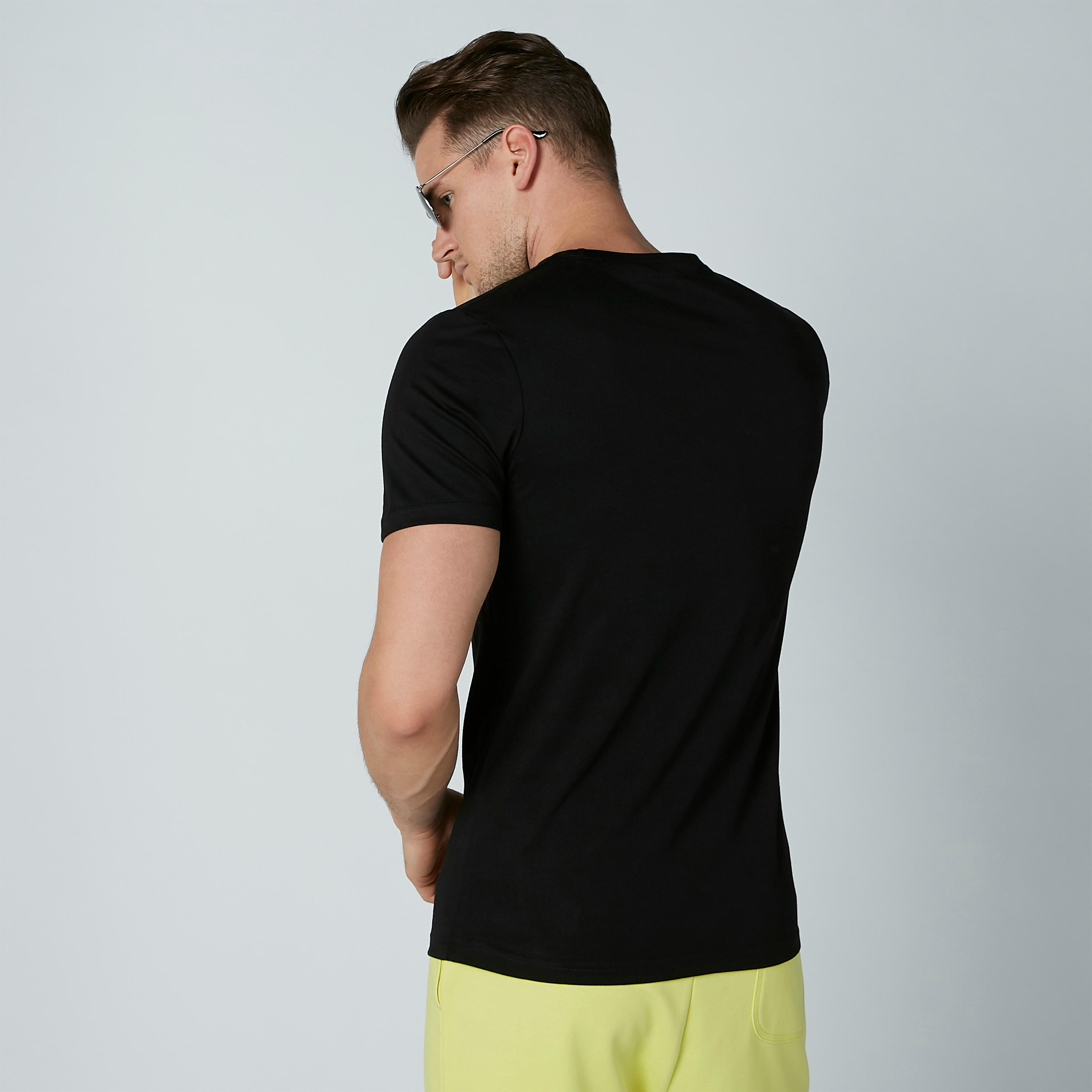 تيشيرت بياقة مستديرة وأكمام قصيرة وطبعات سمايلي وورلد-men-clothing-tshirtsandpolos-tshirts-image-3
