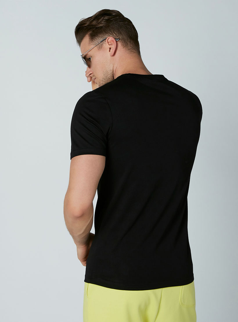 تيشيرت بياقة مستديرة وأكمام قصيرة وطبعات سمايلي وورلد-men-clothing-tshirtsandpolos-tshirts-image-3