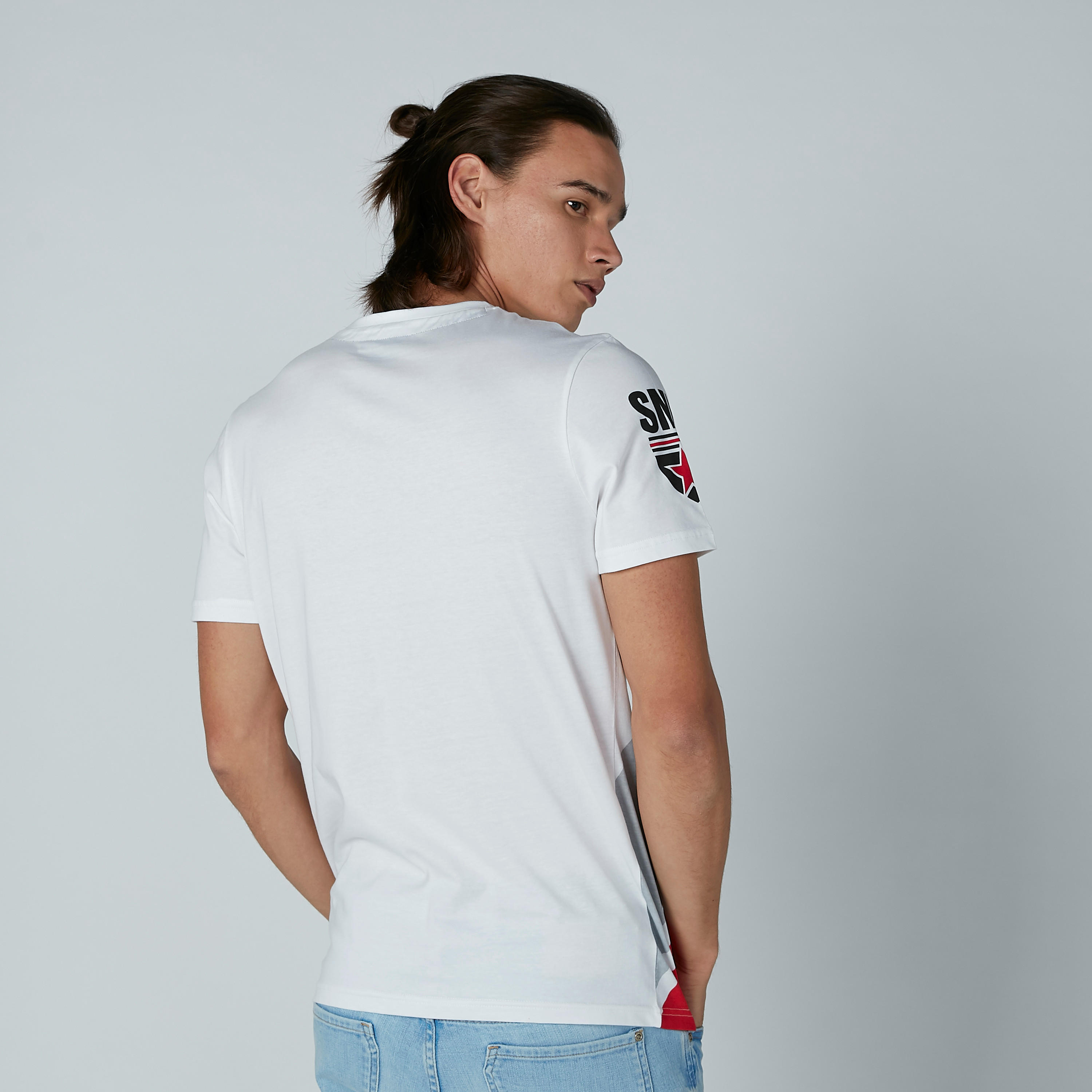 تيشيرت بأكمام قصيرة وياقة مستديرة وطبعات سمايلي وورلد-men-clothing-tshirtsandpolos-tshirts-image-4