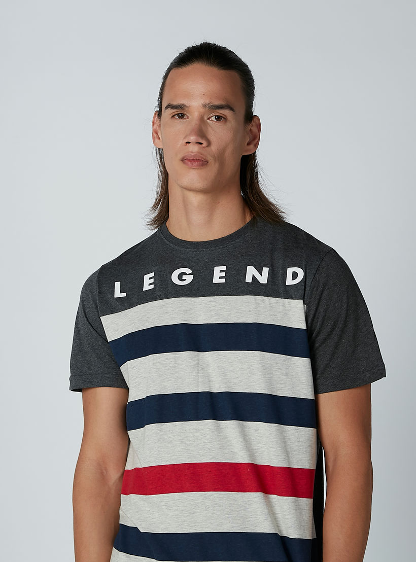 تيشيرت مقلّم بياقة مستديرة وأكمام قصيرة من سمايلي وورلد-men-clothing-tshirtsandpolos-tshirts-image-1