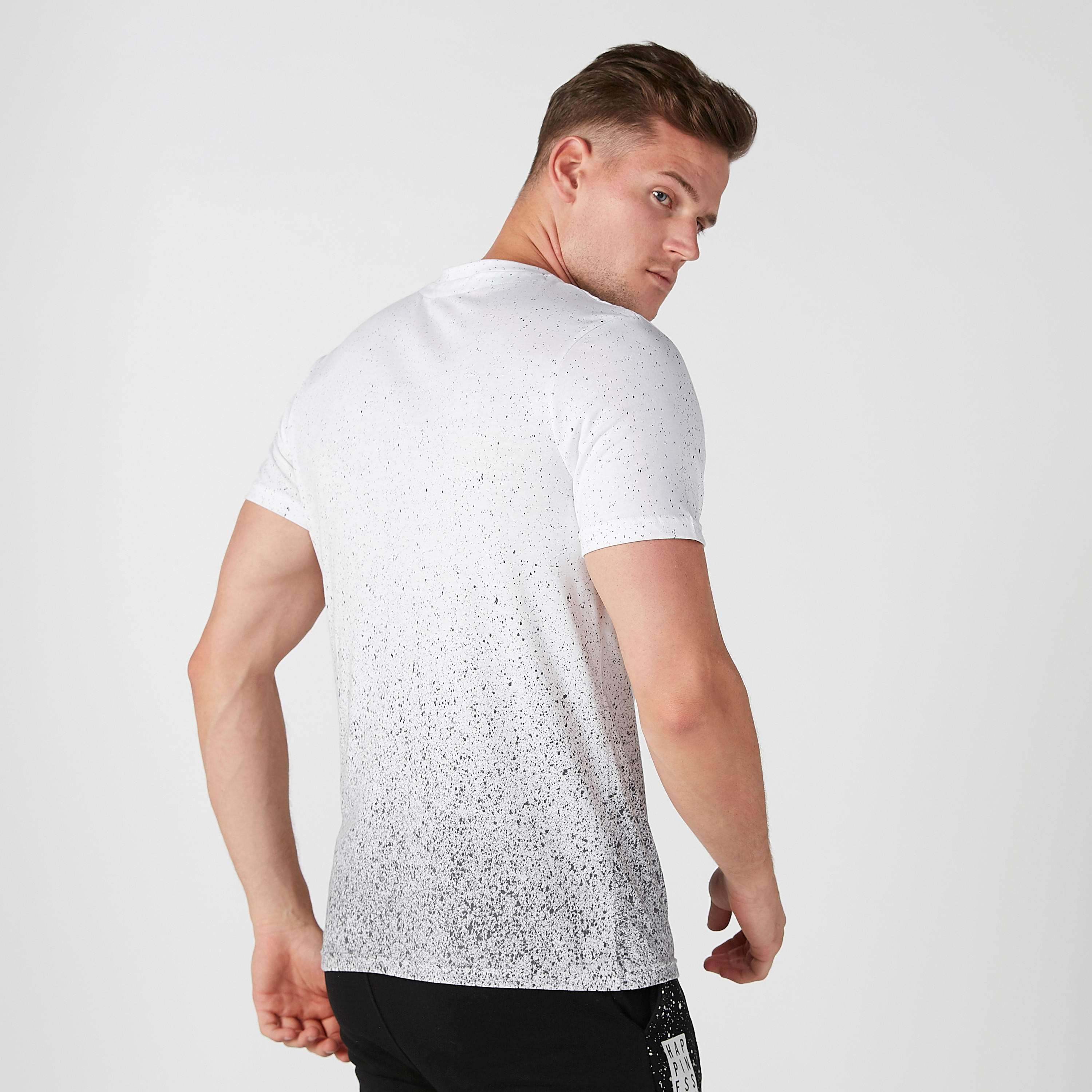 تيشيرت بياقة ضيّقة وأكمام قصيرة وطبعات سمايلي وورلد-men-clothing-tshirtsandpolos-tshirts-image-2