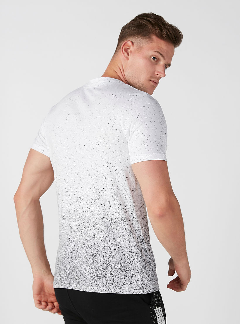 تيشيرت بياقة ضيّقة وأكمام قصيرة وطبعات سمايلي وورلد-men-clothing-tshirtsandpolos-tshirts-image-2