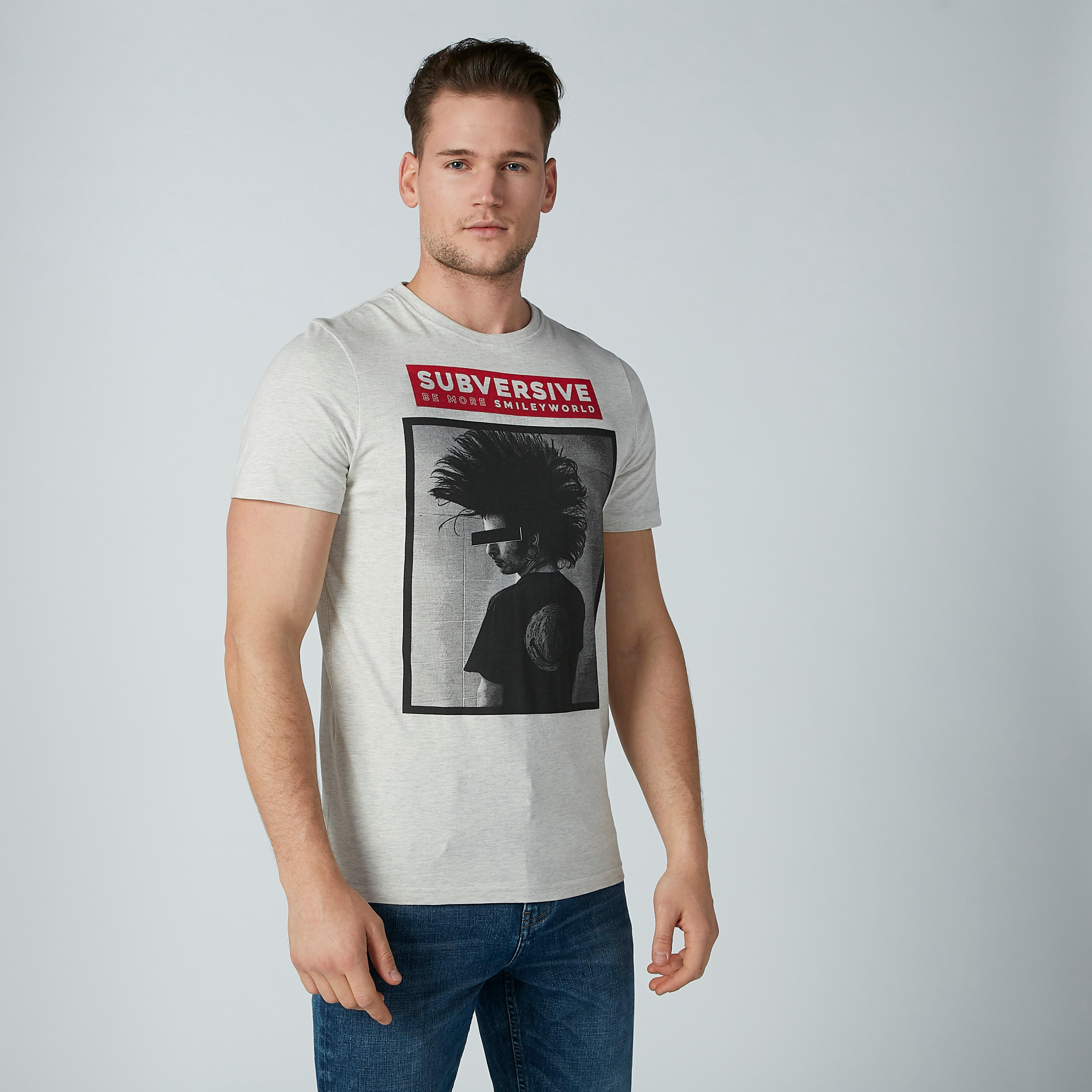 تيشيرت بأكمام قصيرة وياقة مستديرة وطبعات سمايلي وورلد-men-clothing-tshirtsandpolos-tshirts-image-4