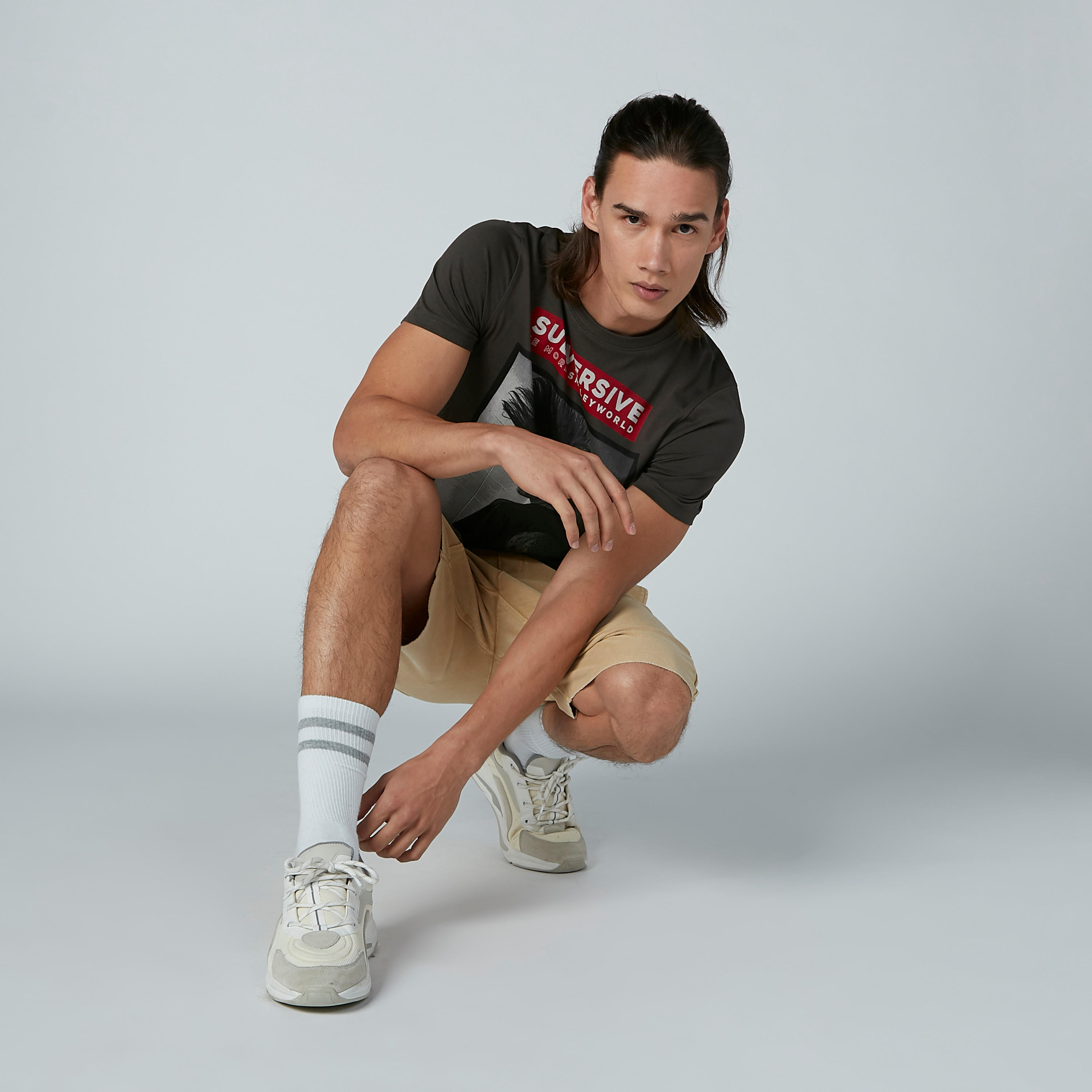 تيشيرت بياقة مستديرة وأكمام قصيرة وطبعات سمايلي وورلد-men-clothing-tshirtsandpolos-tshirts-image-2