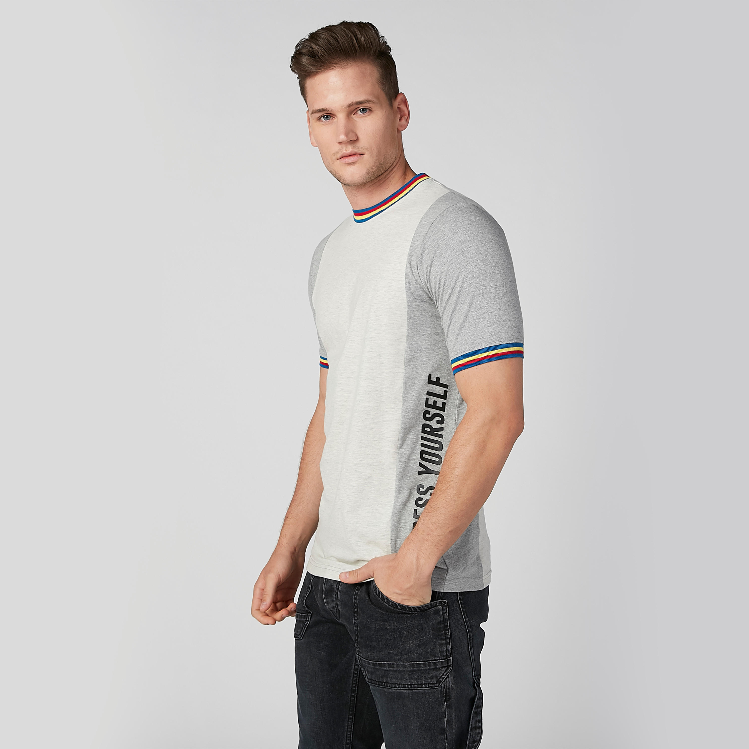 تيشيرت بنمط كتل الألوان بياقة مقلّمة وأكمام بحوّاف من سمايلي وورلد-men-clothing-tshirtsandpolos-tshirts-image-1