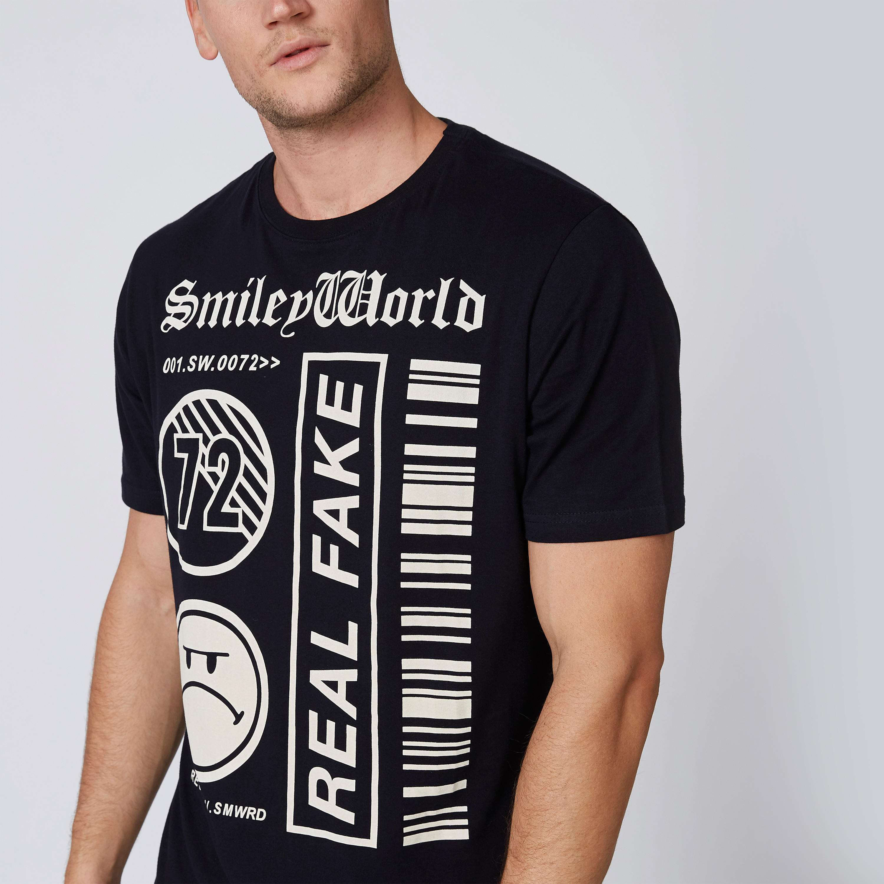 تيشيرت مستدام سليم بياقة مستديرة وطبعات سمايلي وورلد-men-clothing-tshirtsandpolos-tshirts-image-3