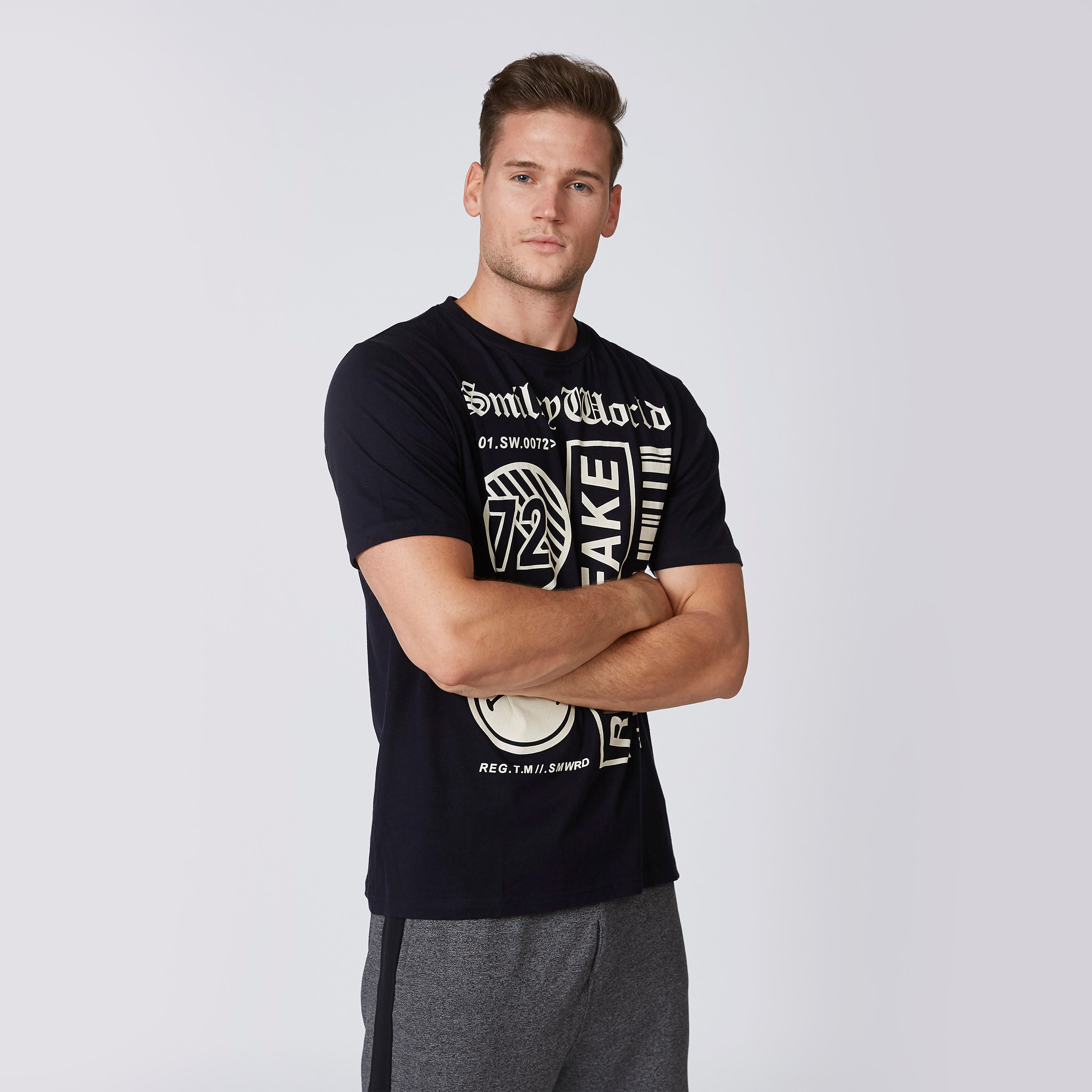 تيشيرت مستدام سليم بياقة مستديرة وطبعات سمايلي وورلد-men-clothing-tshirtsandpolos-tshirts-image-1