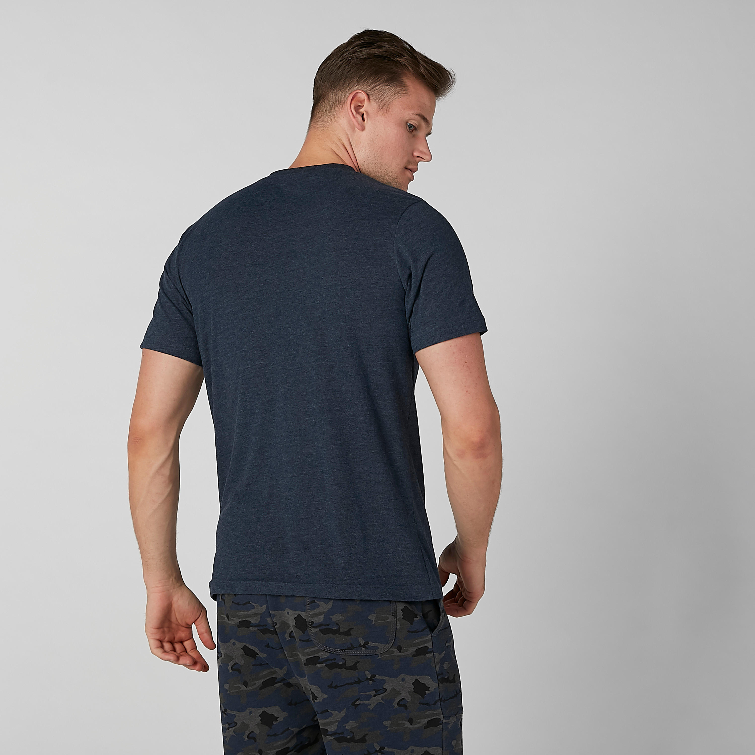 تيشيرت مستدام بقصّة سليم وياقة ضيّقة وطبعات سمايلي وورلد -men-clothing-tshirtsandpolos-tshirts-image-3